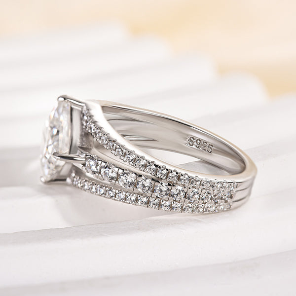 Louily Moissanite Special 2.0 Carat Square Princess Cut Engagement Ring - louilyjewelry