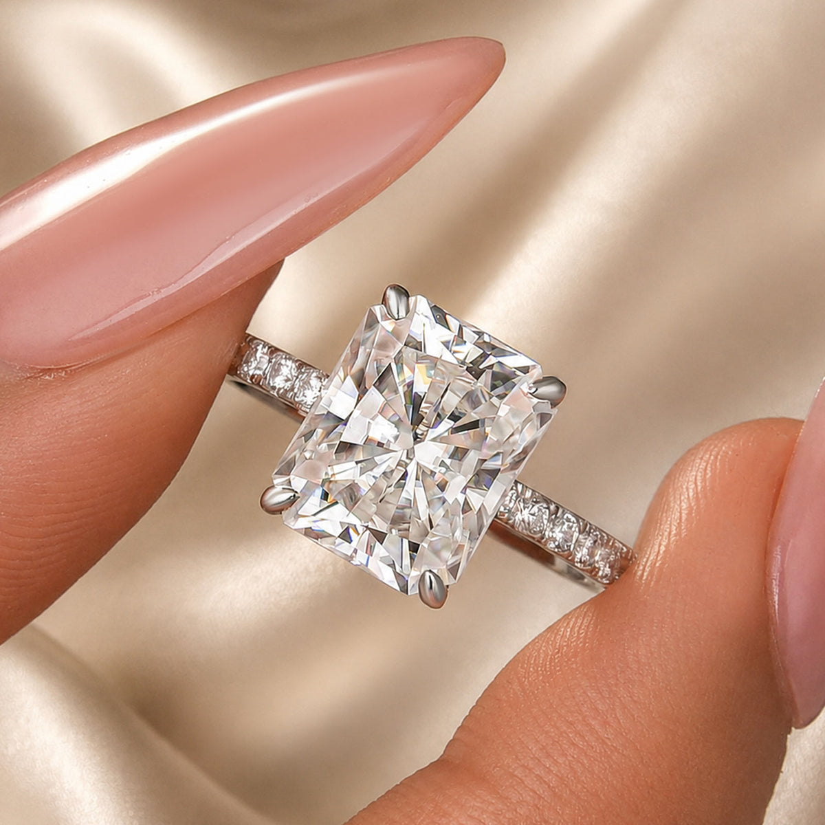 S925 Moissanite 4.0Ct Radiant Cut Concealed Halo Engagement Ring In Sterling Silver Travel Ring