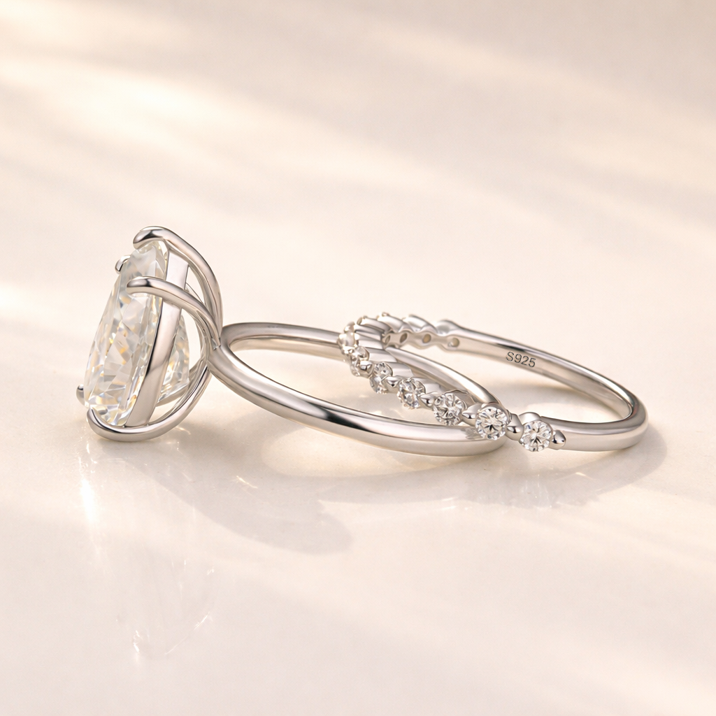 S925 Moissanite 4.0Ct Pear Cut Engagement Ring With Pave 0.36Ct Band 2PC Stackable Bridal Ring Set