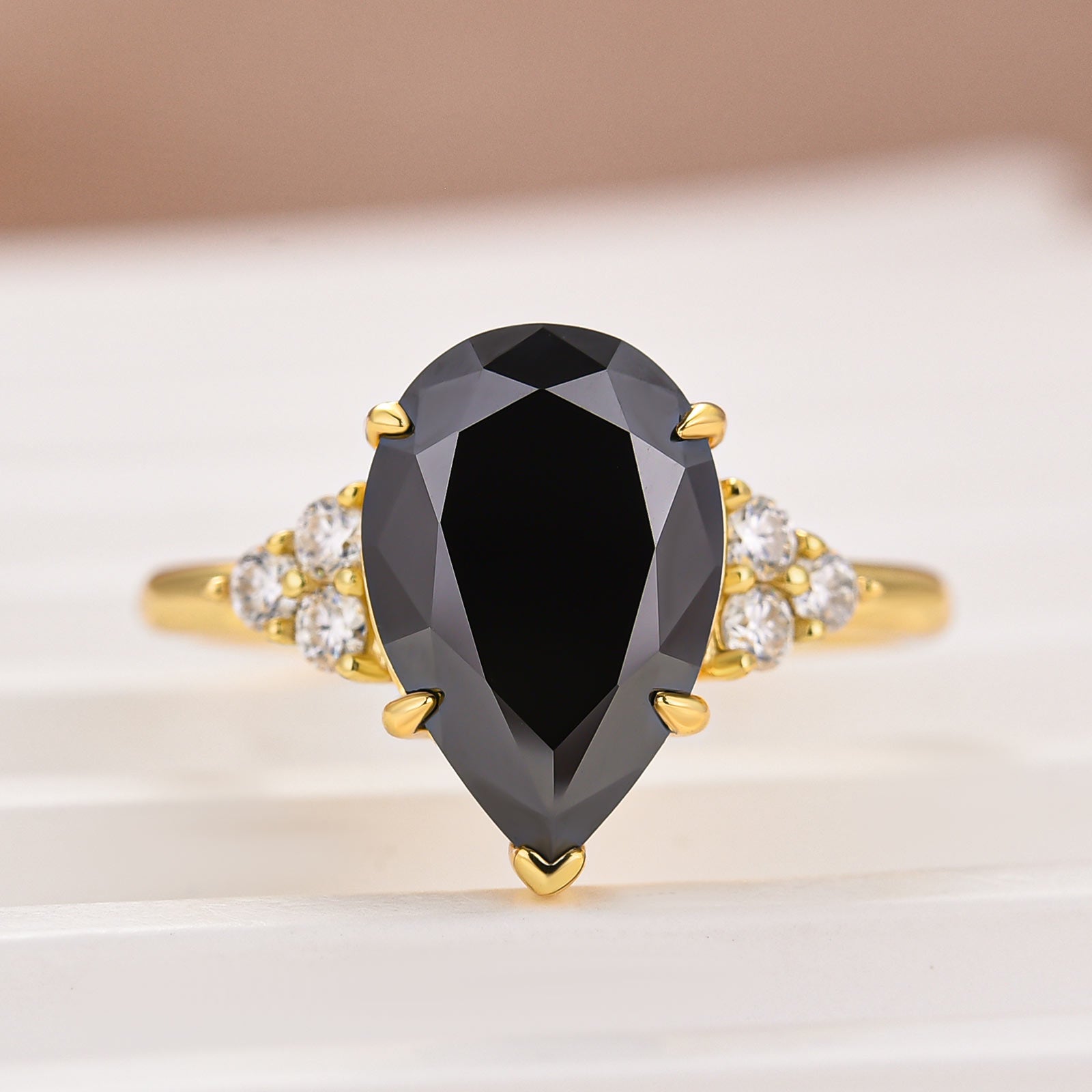 Moissanite 3.0 Ct Pear Cut Black/White Stone Floral Engagement Ring For Daily Wear