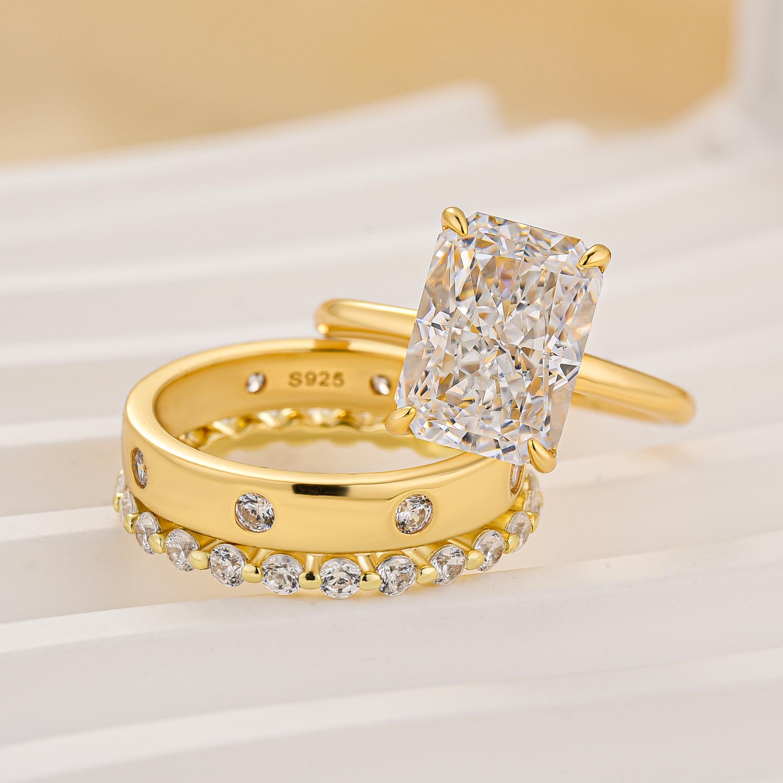 Exquisite 3pc 4.5ct Radiant Cut Wedding Sets With Classic Round Cut Wedding Band