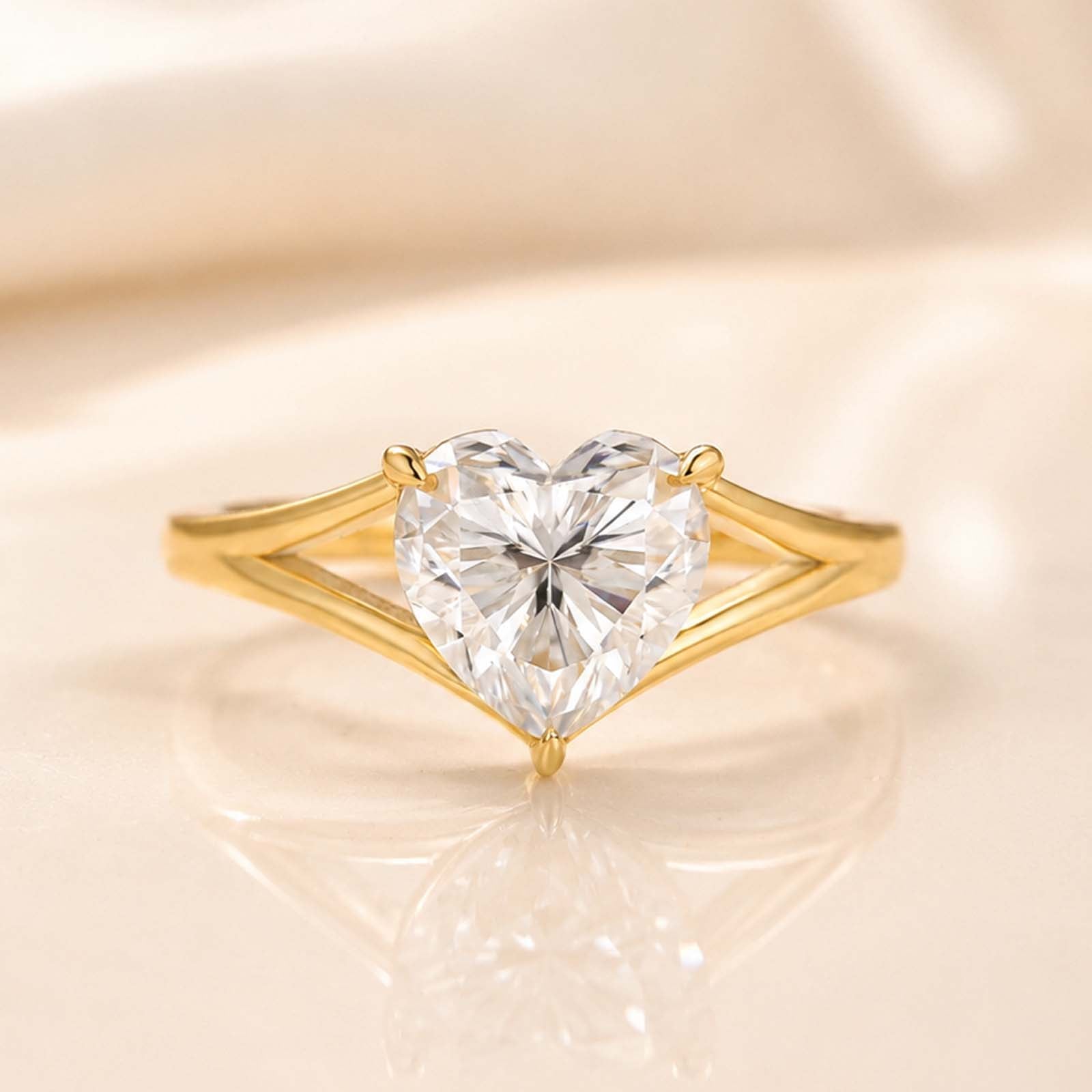 S925 Moissanite Split Shank 2.0Ct Heart Cut Yellow Gold Engagement Ring