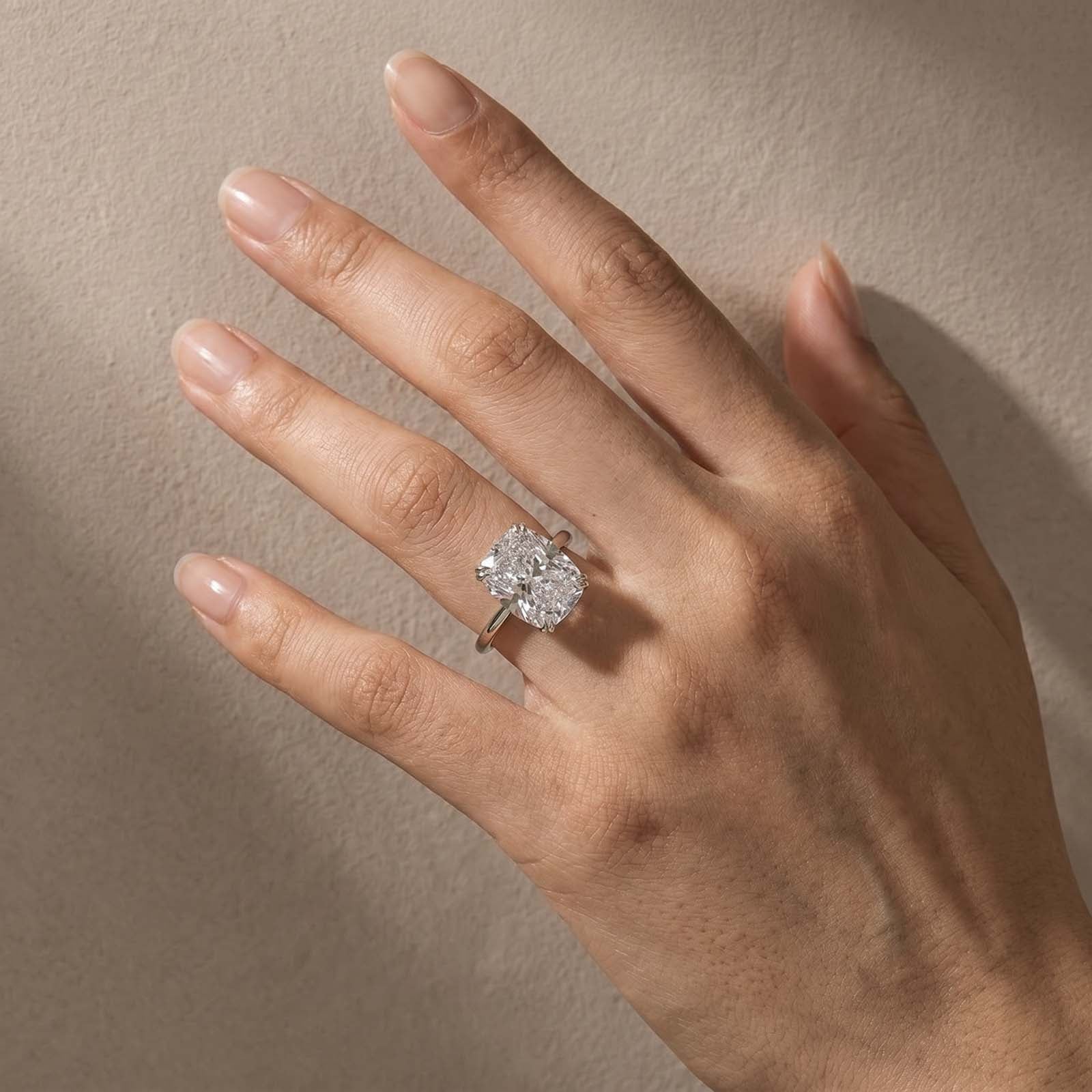 S925 8.0 Carat Yellow/White Gold Cushion Cut Engagement Ring for Women In Sterling Silver