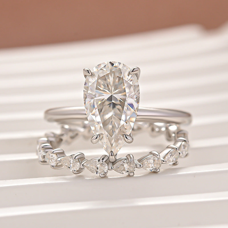 2PC Moissanite 2.5Ct Pear Cut Engagement Ring With Pear Cut Wedding Band Wedding Ring Set
