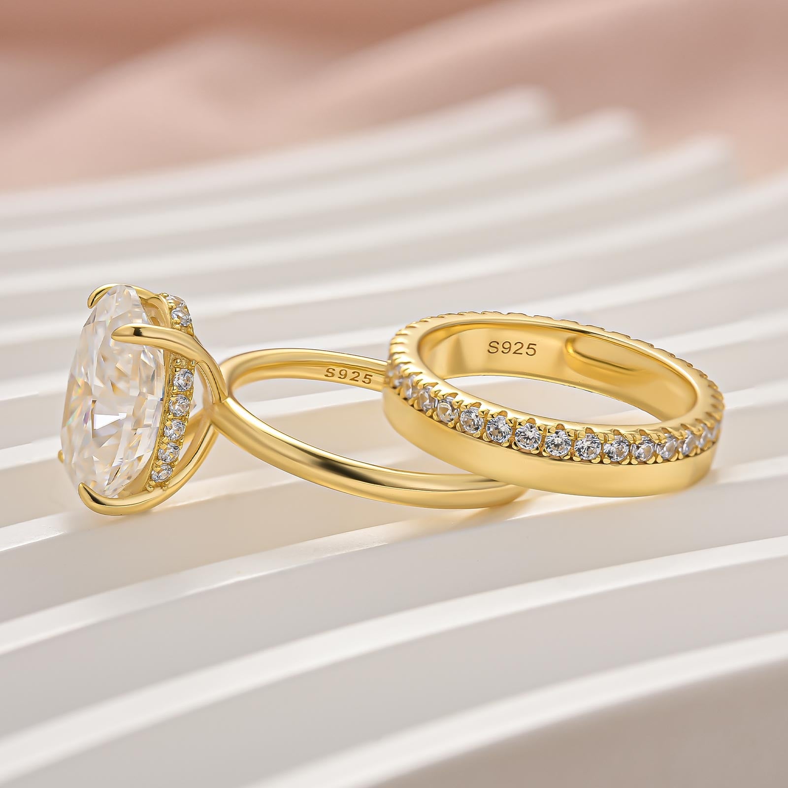 Moissanite 2PC 5.5Ct Oval Cut Hidden Halo Engagement Ring With Round Cut Wedding Band Wedding Ring Set