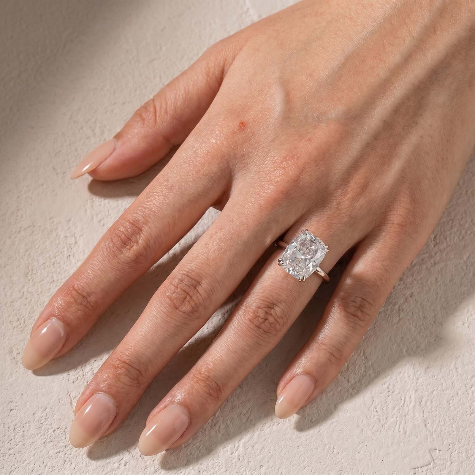 S925 8.0 Carat Yellow/White Gold Cushion Cut Engagement Ring for Women In Sterling Silver