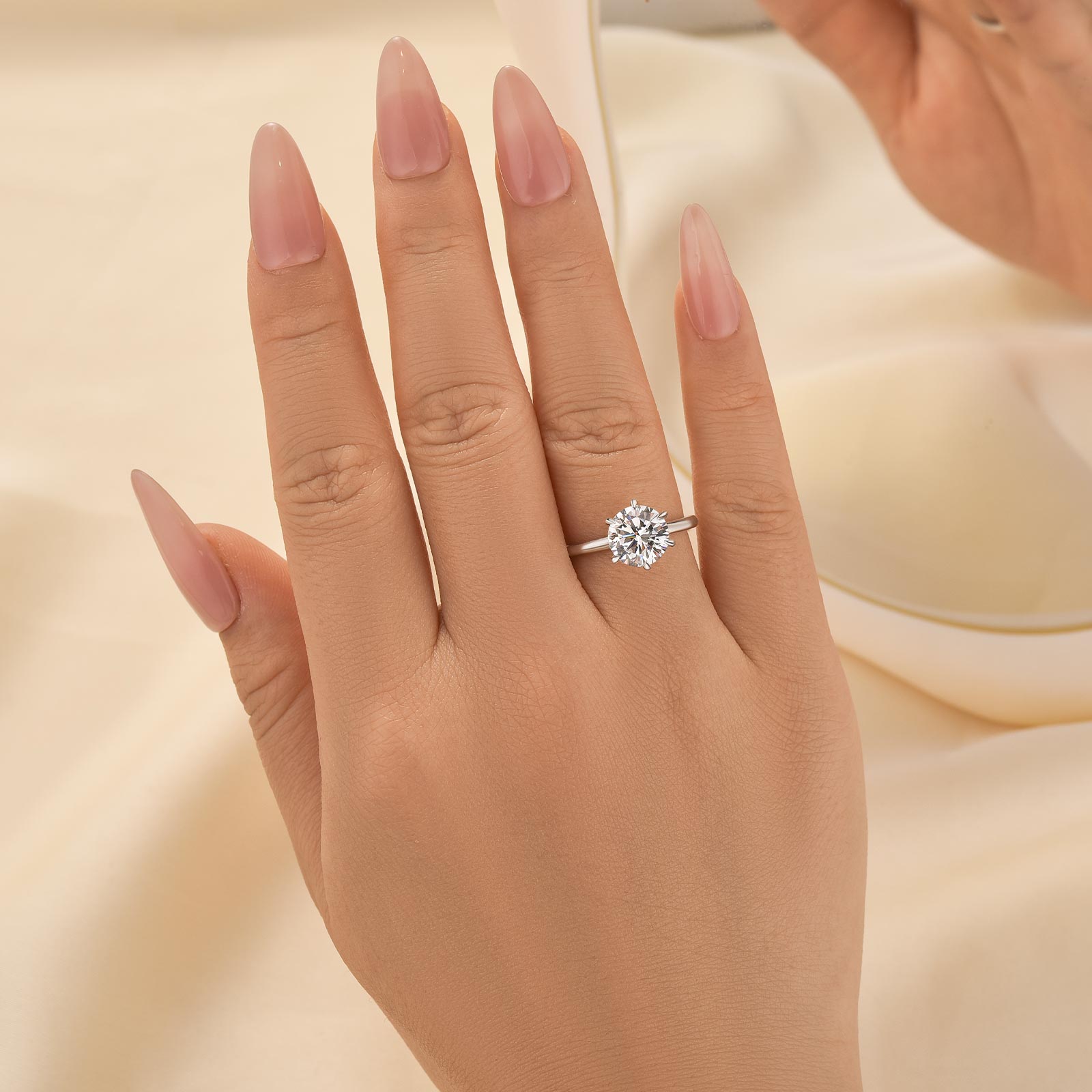 Louily Classic 2.0 Carat Round Cut Solitaire Engagement Ring In Sterling Silver