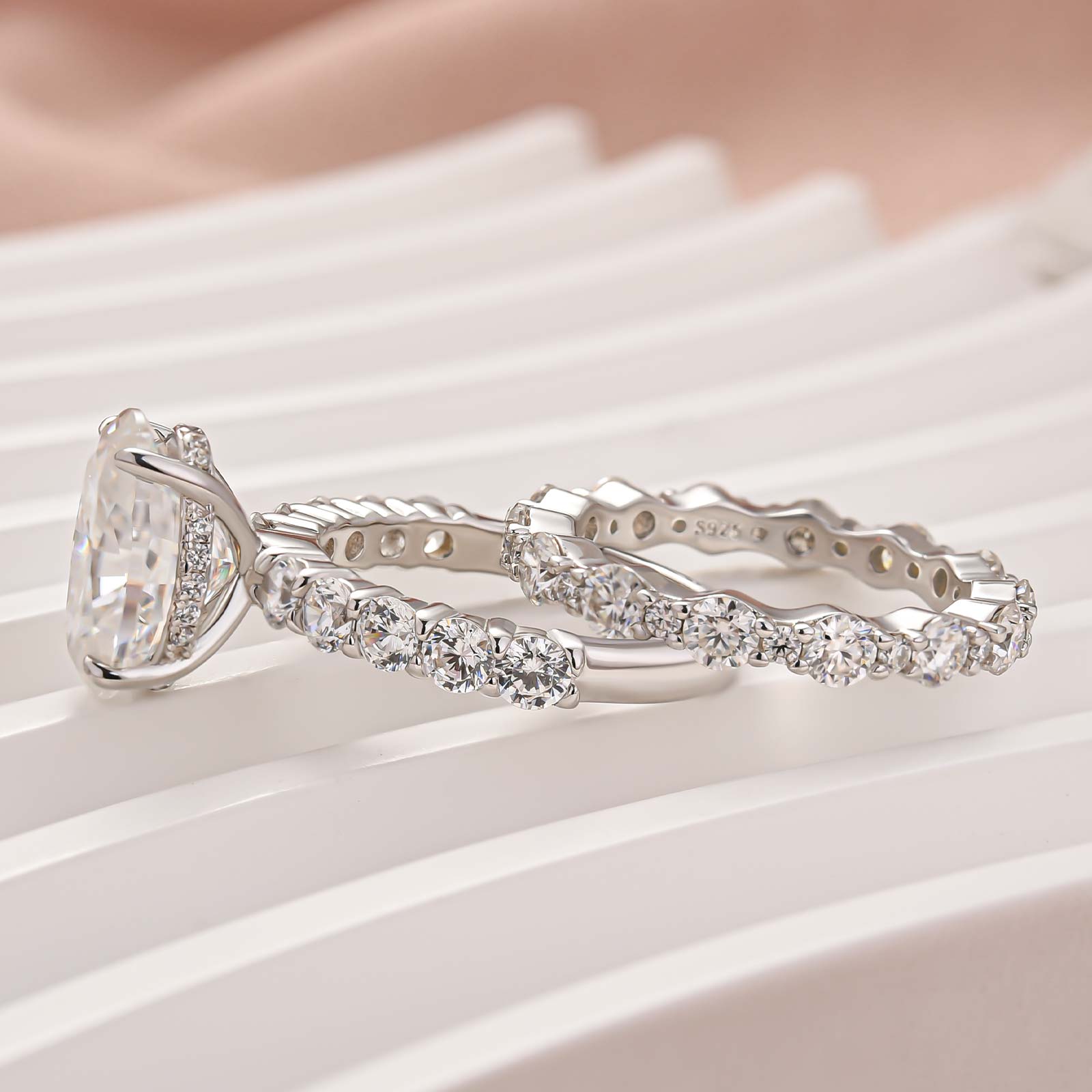 Moissanite 2PC 4.0Ct Oval Cut Engagement Ring With Round Cut Wedding Band Wedding Ring Set