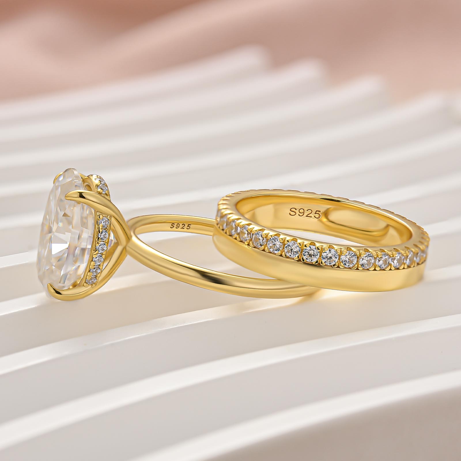 Moissanite 2PC 4.0Ct Oval Cut Hidden Halo Engagement Ring With Round Cut Wedding Band Wedding Ring Set