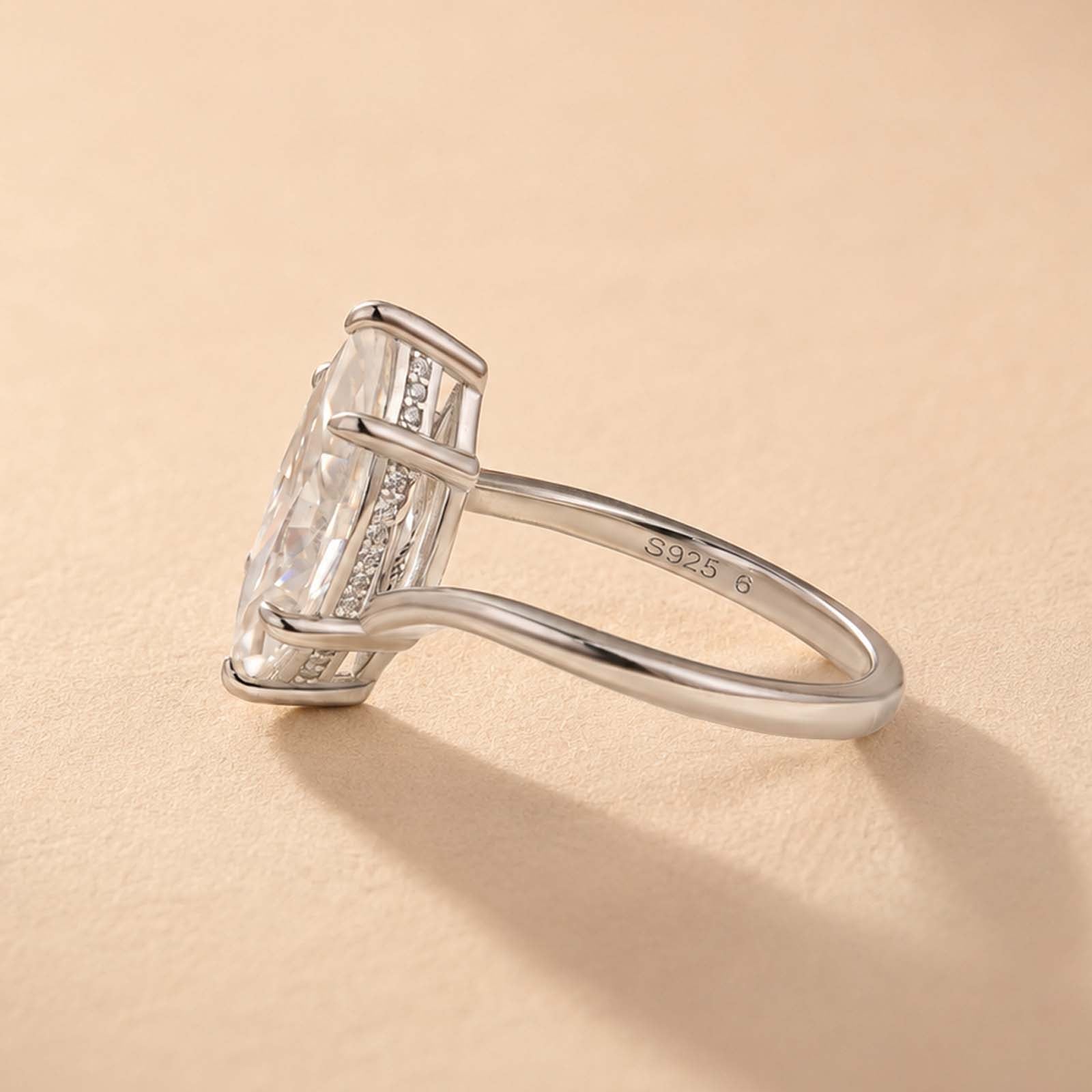 S925 Moissanite Curved 3.0Ct Marquise Cut Yellow Gold Engagement Ring