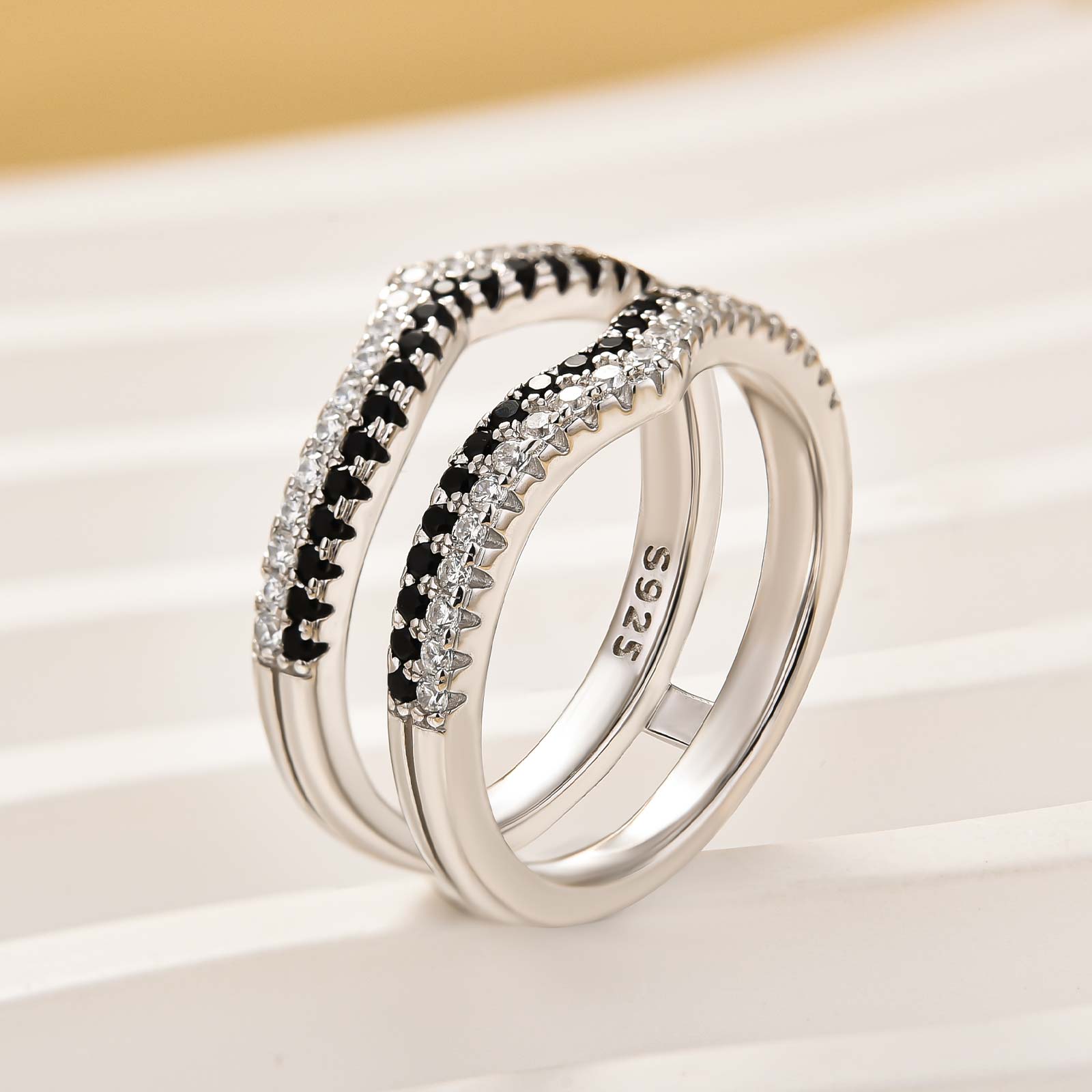 Vintage Round Cut White&Black Enhancer Wedding Band For Women In Sterling Silver - louilyjewelry