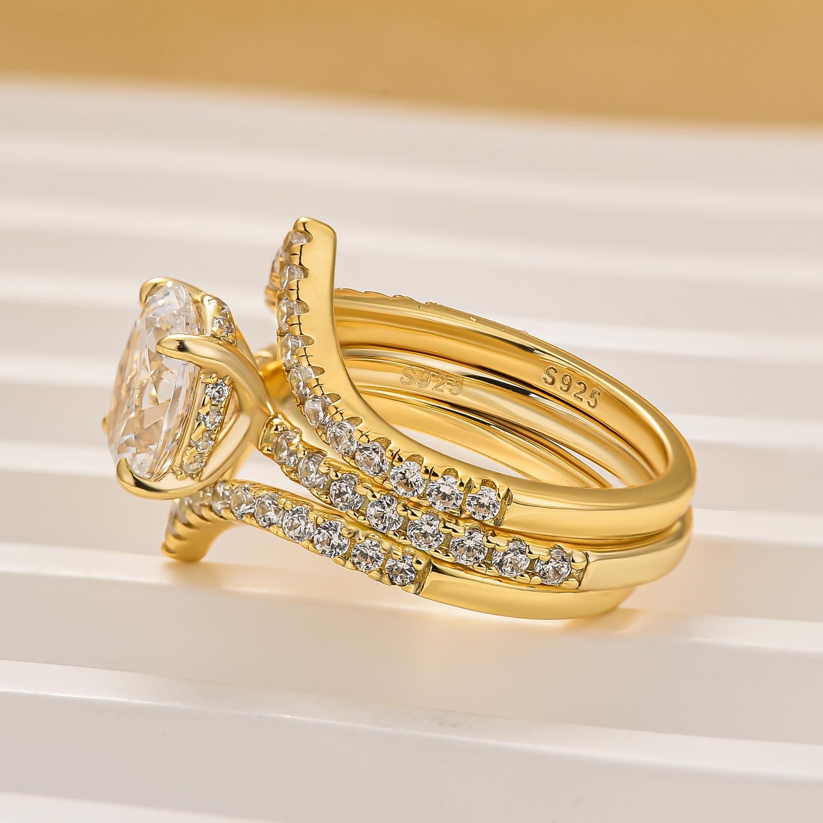 3PC 2.0Ct Oval Cut Wedding Ring Set With V-shaped Design Full Wedding Band