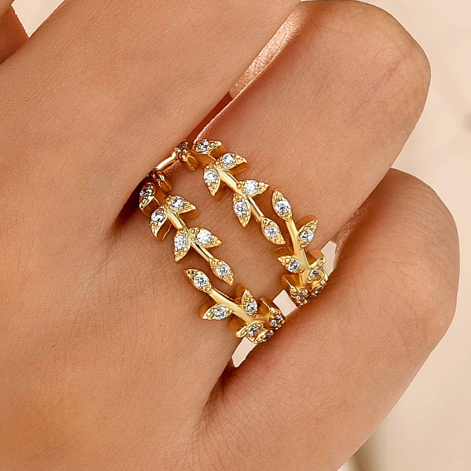 Enhancer 0.21Ct Round Cut Double Vine Leaf Nature-Inspired Wedding Band