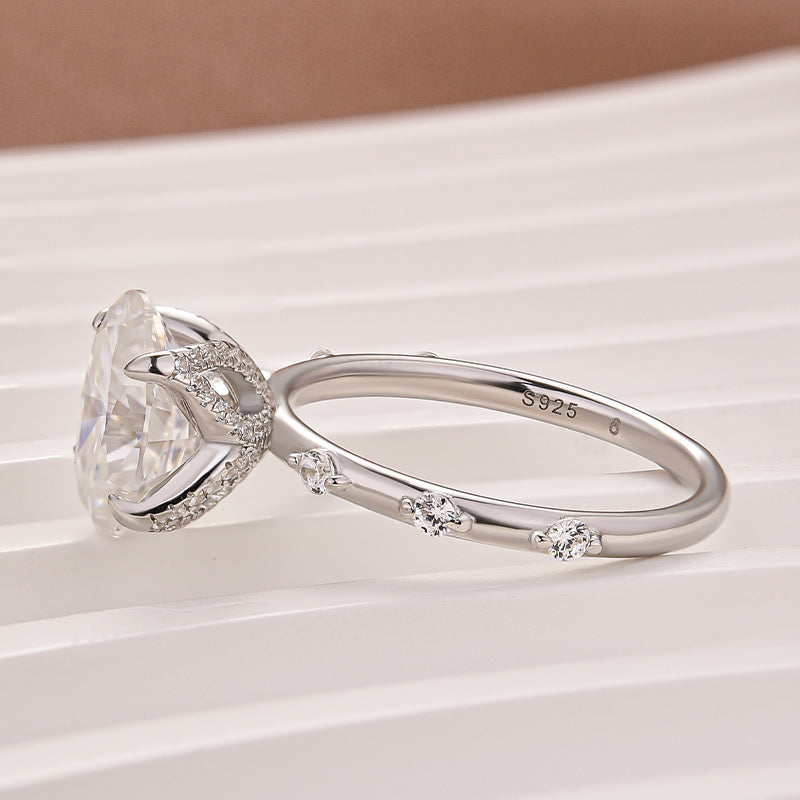 Moissanite 2.5Ct Oval Cut White Gold Engagement Ring