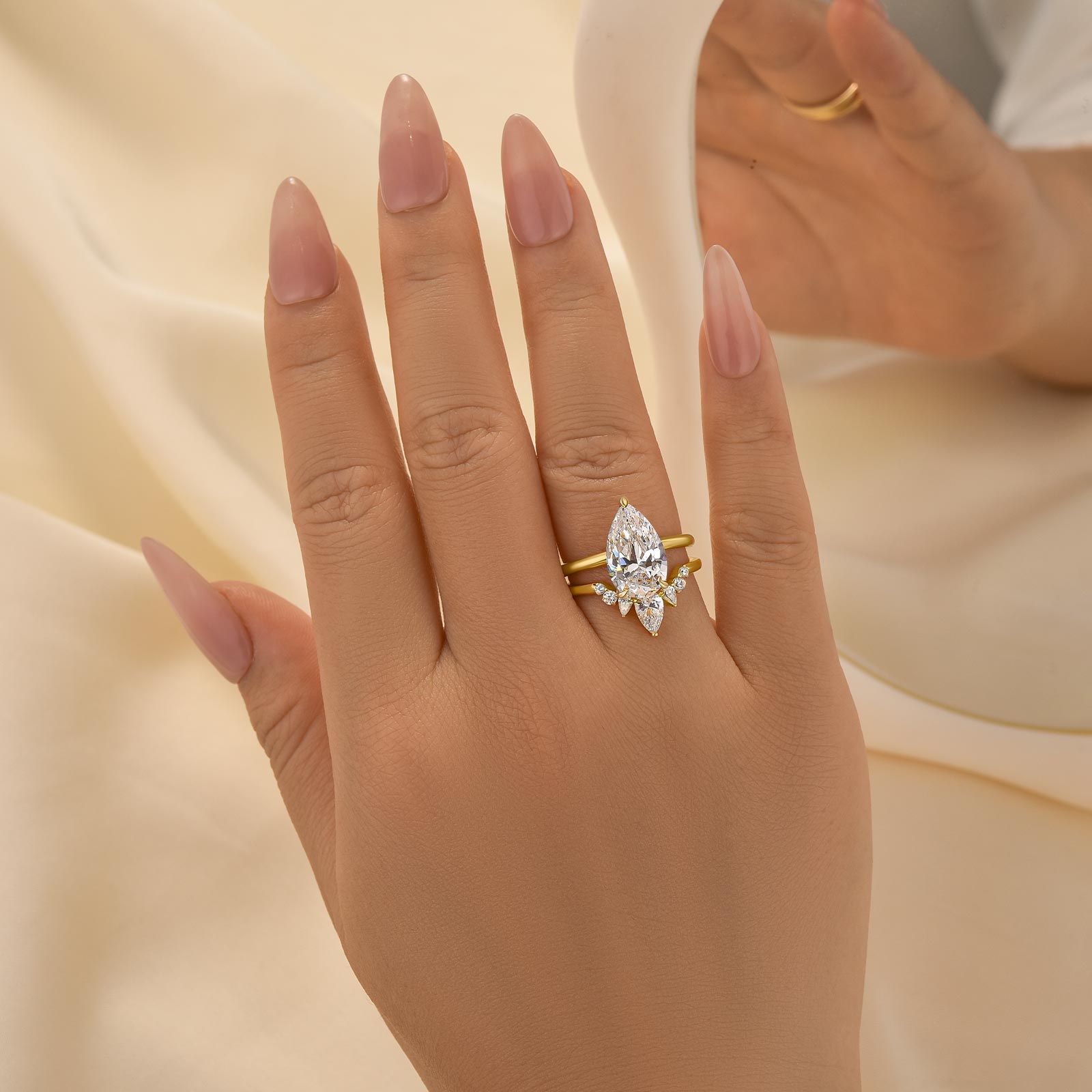 2PC 4.0Ct Pear Cut Wedding Ring Set With Classic Wedding Band