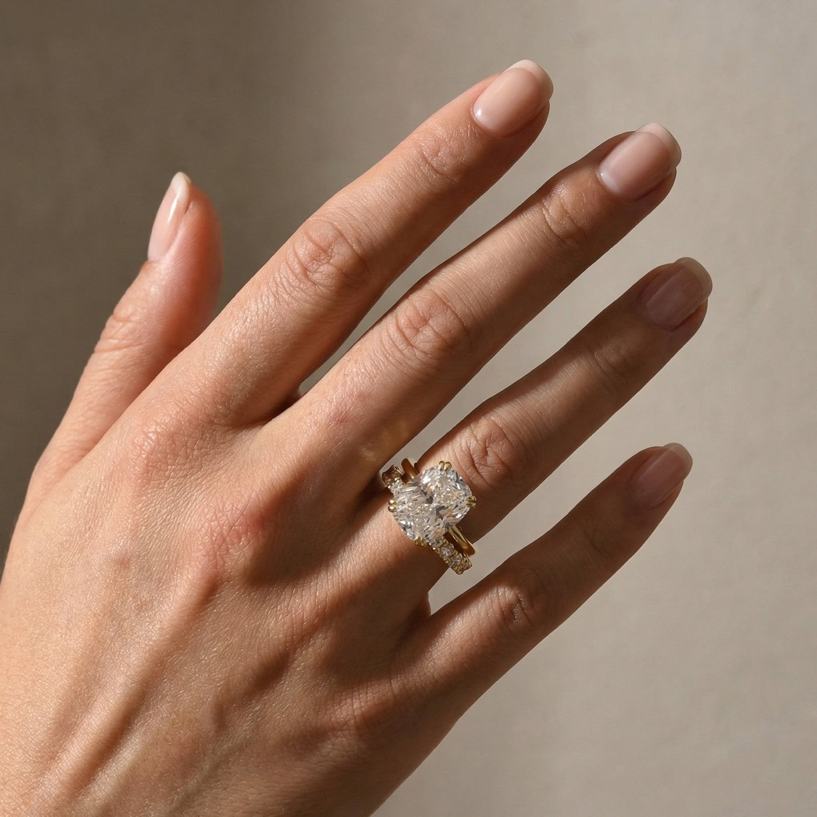 S925 Silver 2PC 8.0Ct Cushion Cut Yellow Gold Tone Engagement Ring Set with Round Wedding Band