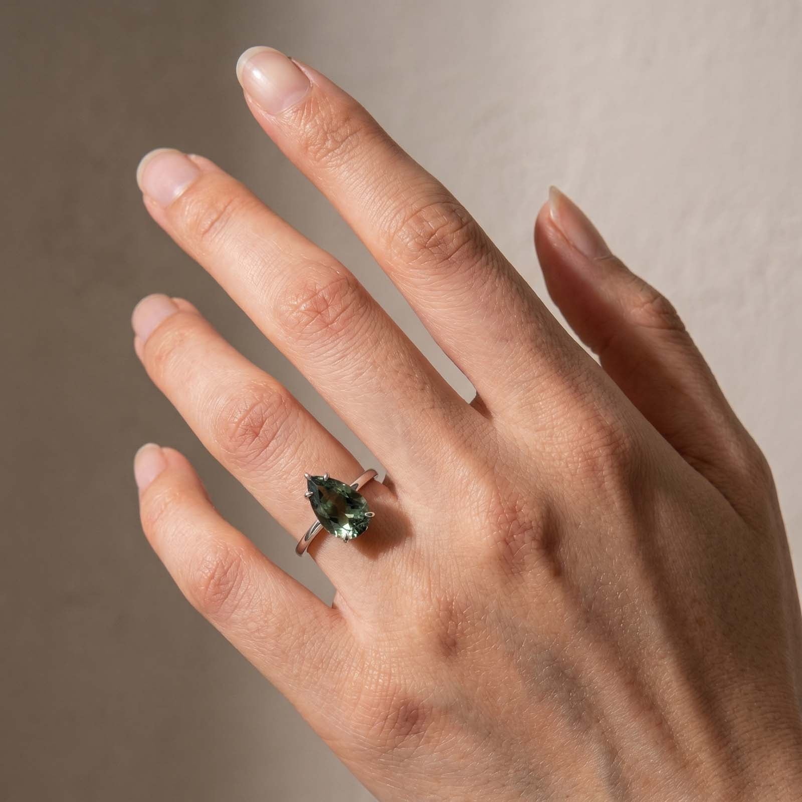 S925 Moissanite 4.0Ct Pear Cut Green Solitaire Promise Ring Travel Ring For Women