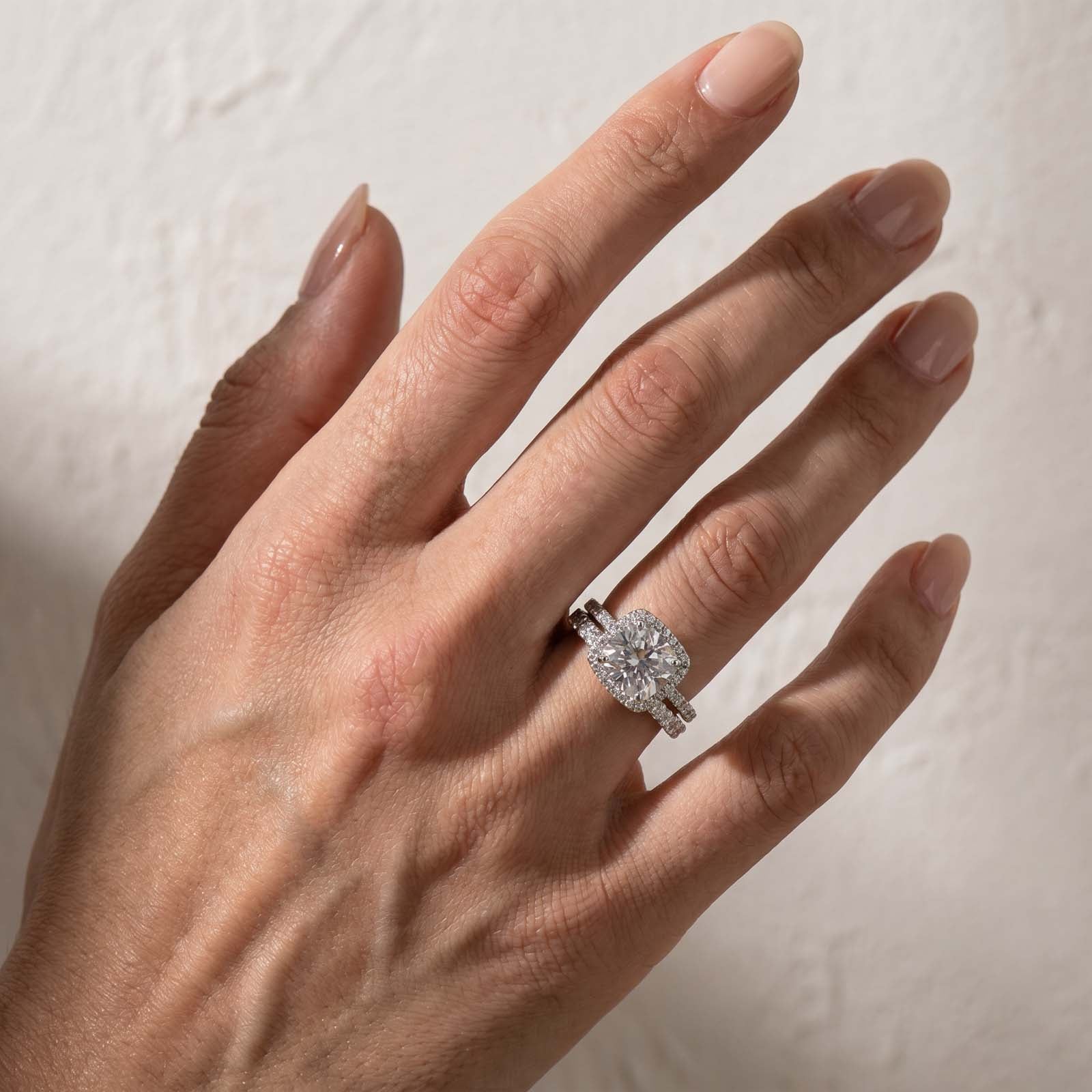 S925 3.5 Carat Cushion Cut Halo Engagement Ring Wedding Ring Set In Sterling Silver