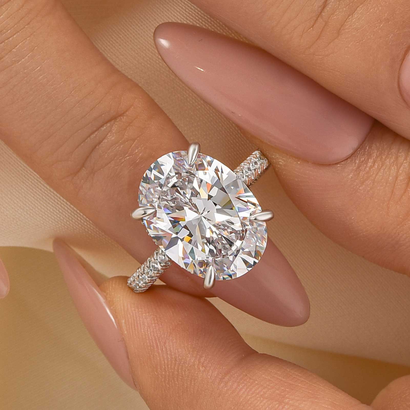 8.0 Carat Louily Exclusive Oval Cut Simulated Diamond Engagement Ring - louilyjewelry