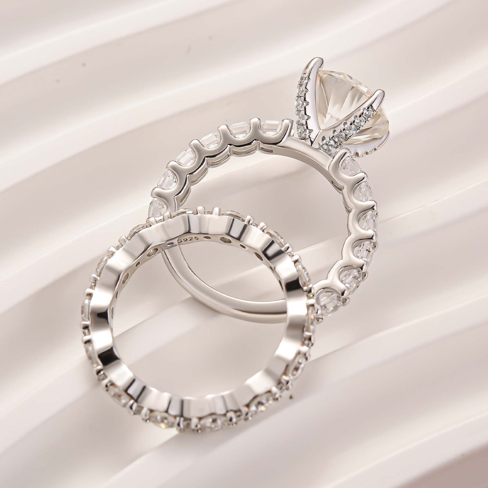 Moissanite 2PC 4.0Ct Oval Cut Engagement Ring With Round Cut Wedding Band Wedding Ring Set