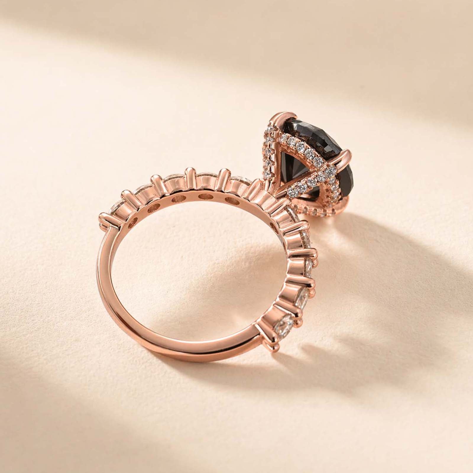 S925 Moissanite 4.0 Carat Round Cut Engagement Ring Black Stone Travel Ring For Everyday Wear