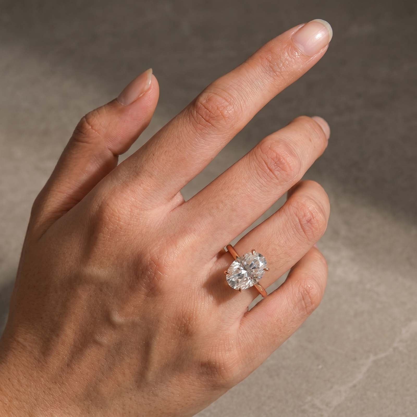 S925 Moissanite 2.0~5.5 Carat Oval Cut Hidden Halo Engagement Ring For Everyday Wear