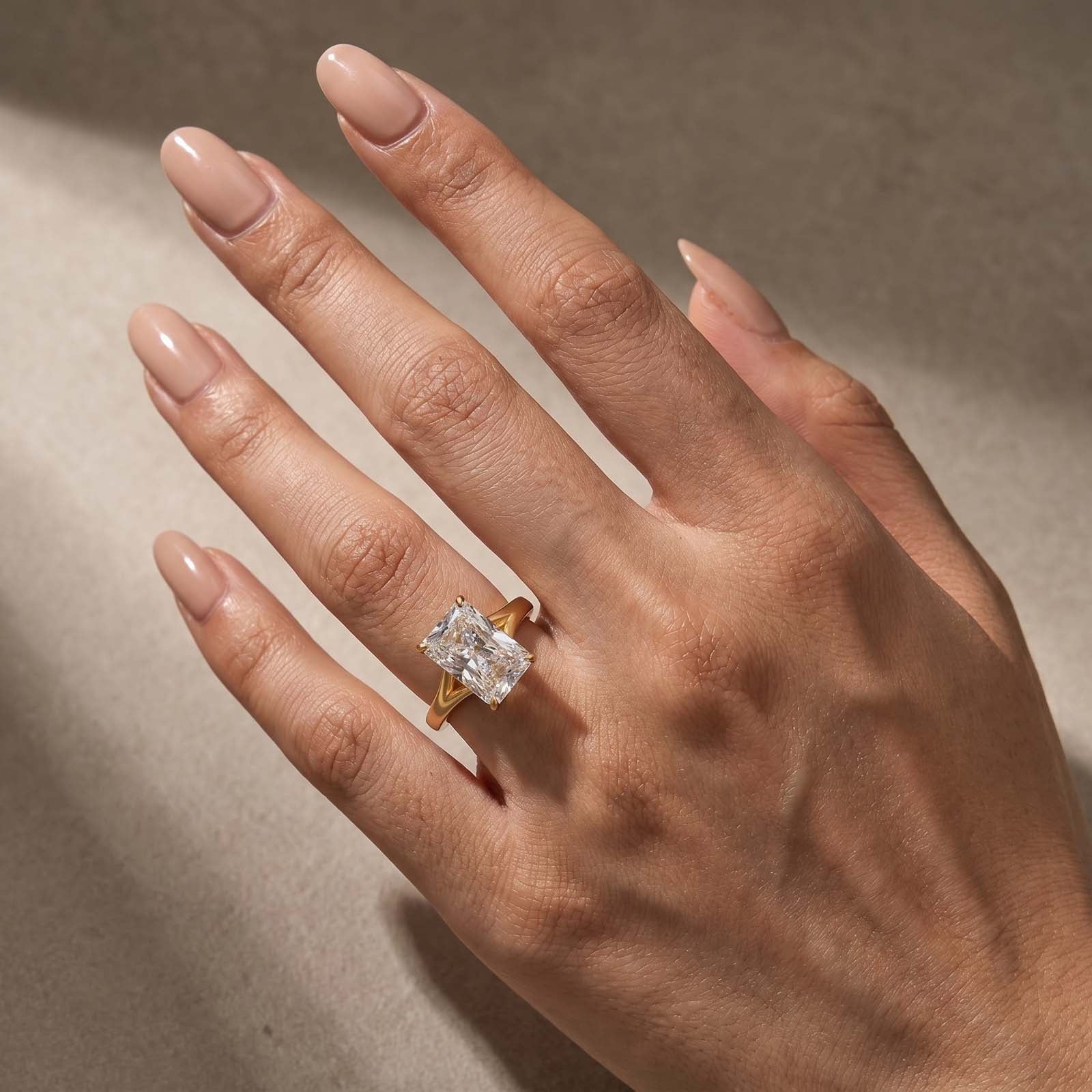 S925 5.0Ct Radiant Cut Hidden HaloSplit Shank Engagement Ring in Sterling Silver For Women