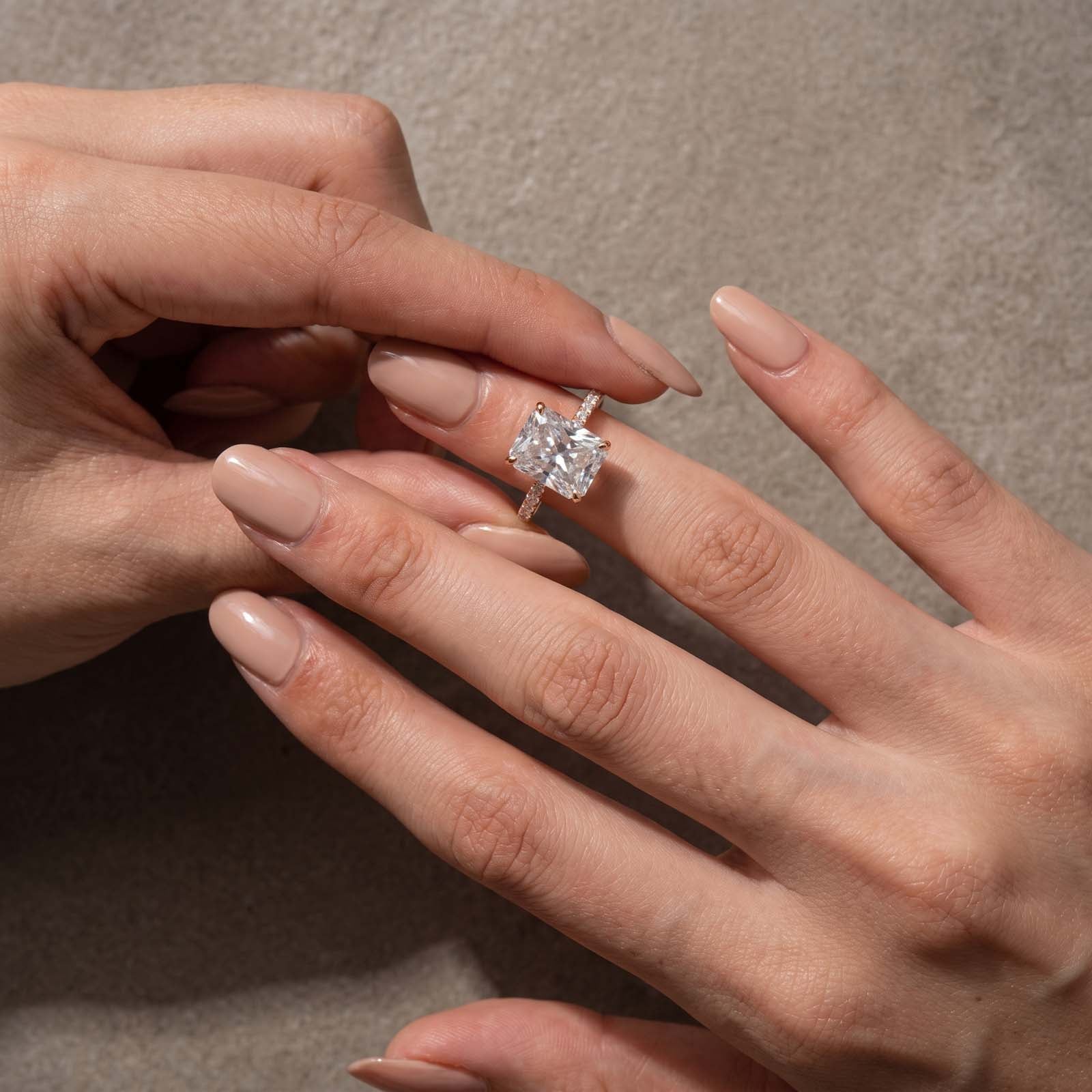 S925 Moissanite 4.0Ct Radiant Cut Concealed Halo Engagement Ring In Sterling Silver Travel Ring