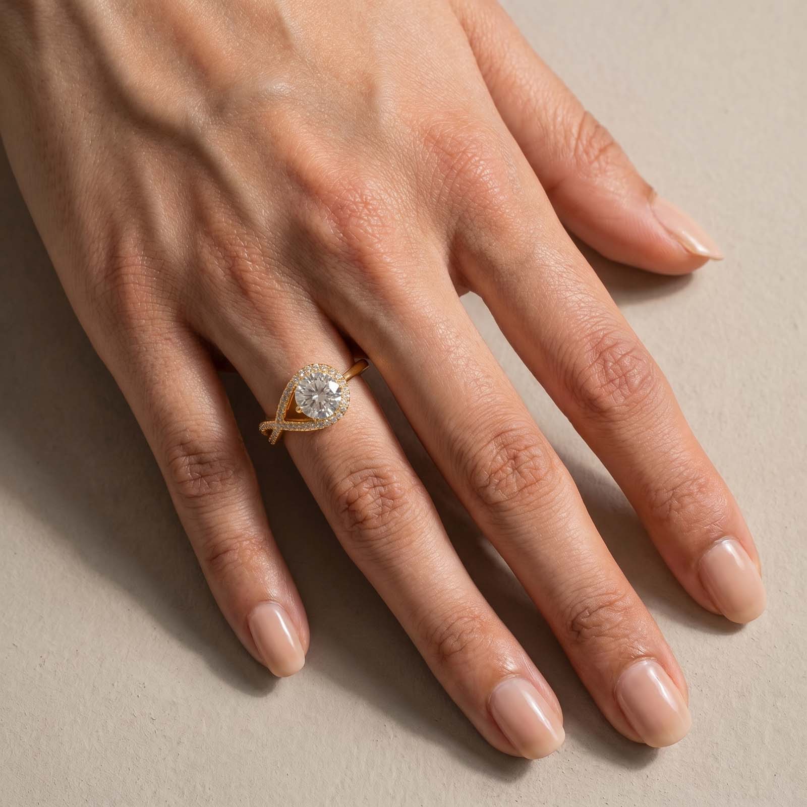 S925 Moissanite Halo 1.2Ct Round Cut Yellow Gold Engagement Ring