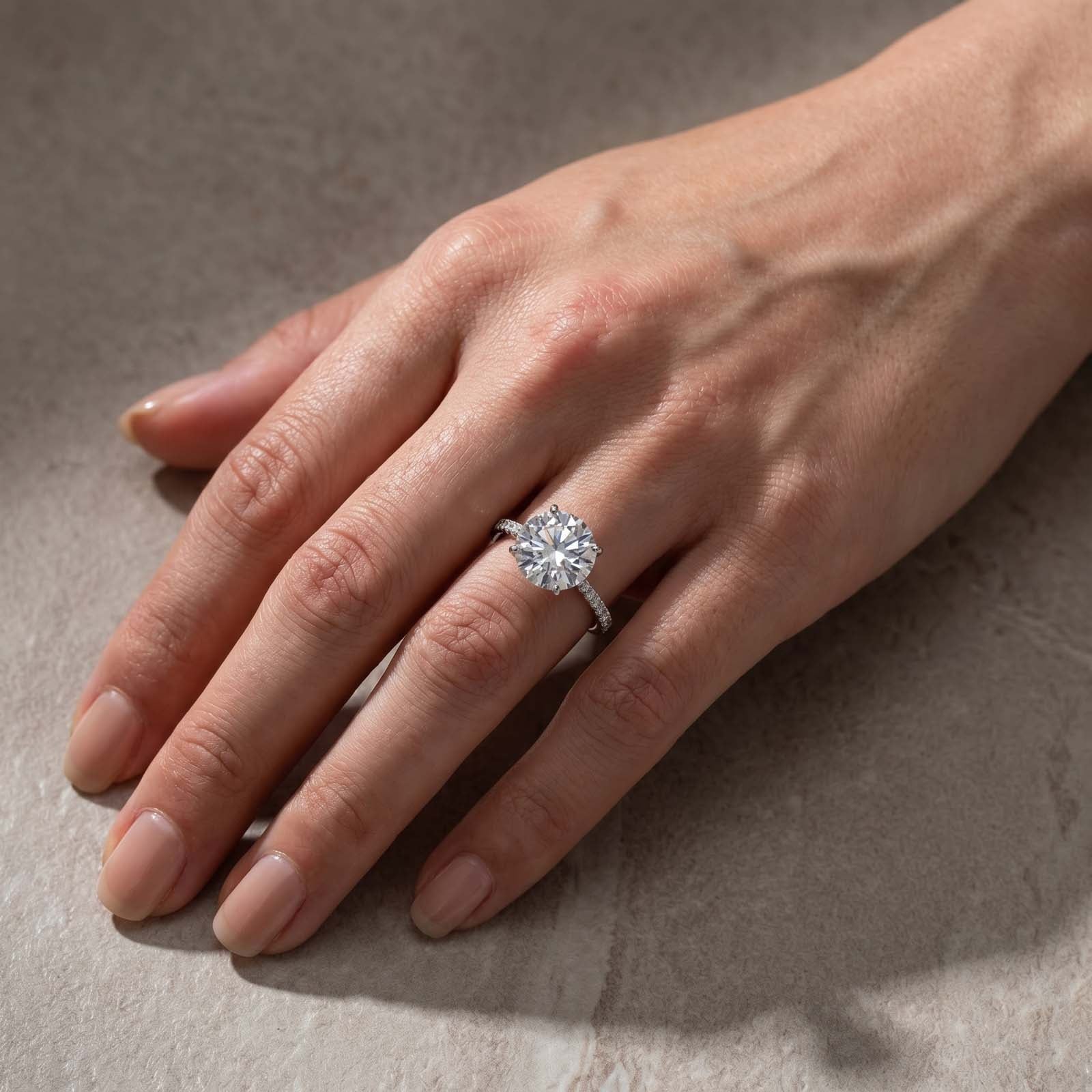 S925 Classic Moissanite 4.0 Carat Round Cut Engagement Ring