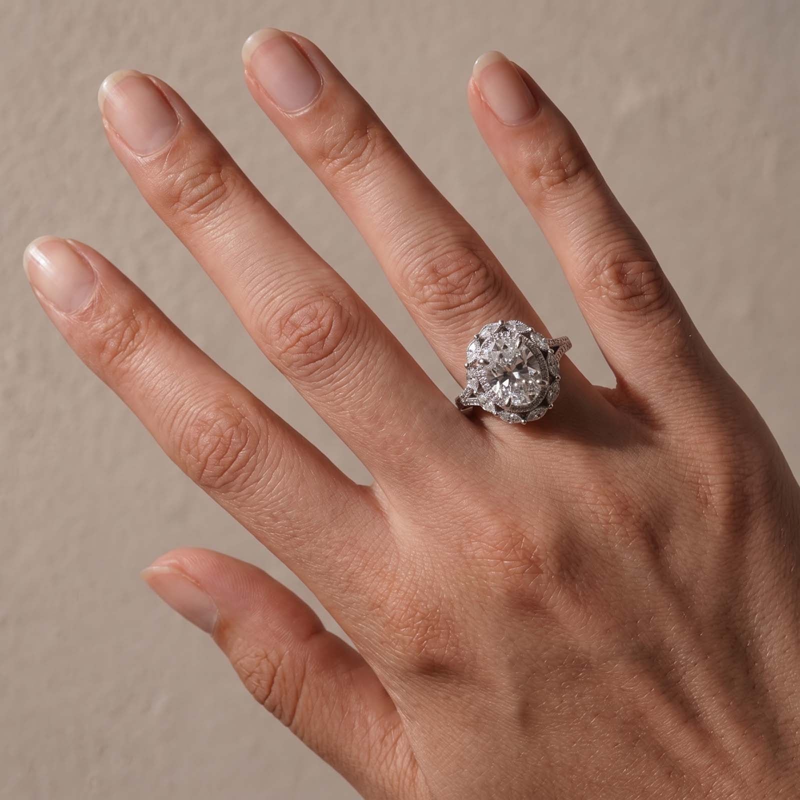 S925 3.0Ct Oval Cut Halo Engagement Ring Vintage Travel Ring In Sterling Silver