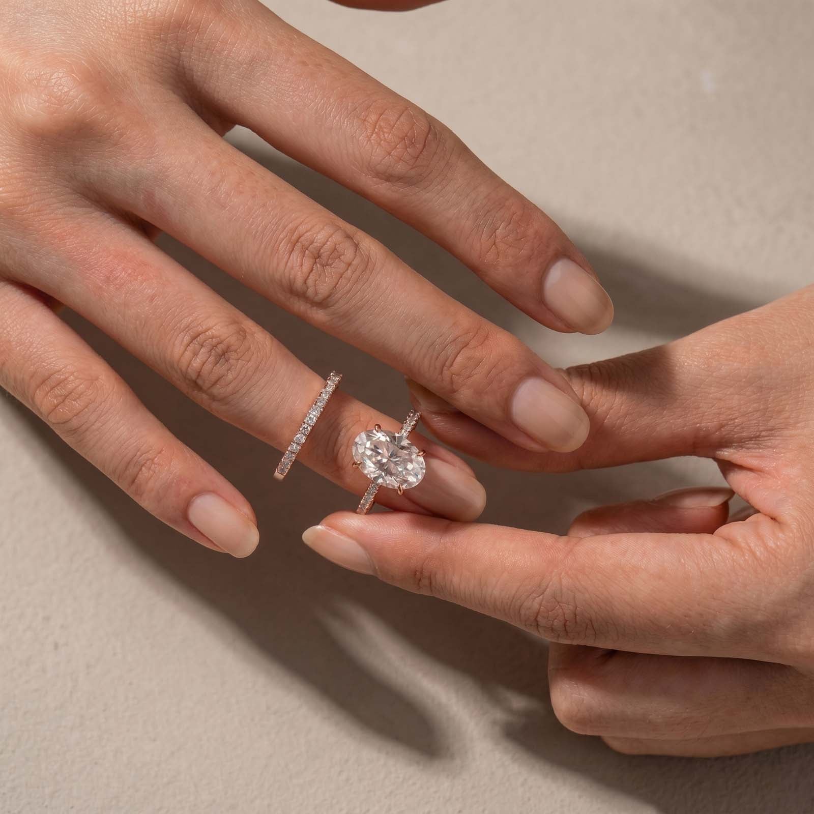 S925 4.0 Carat Oval Cut Wedding Ring Set With Hidden Halo Promise Ring Classic Half Wedding Band