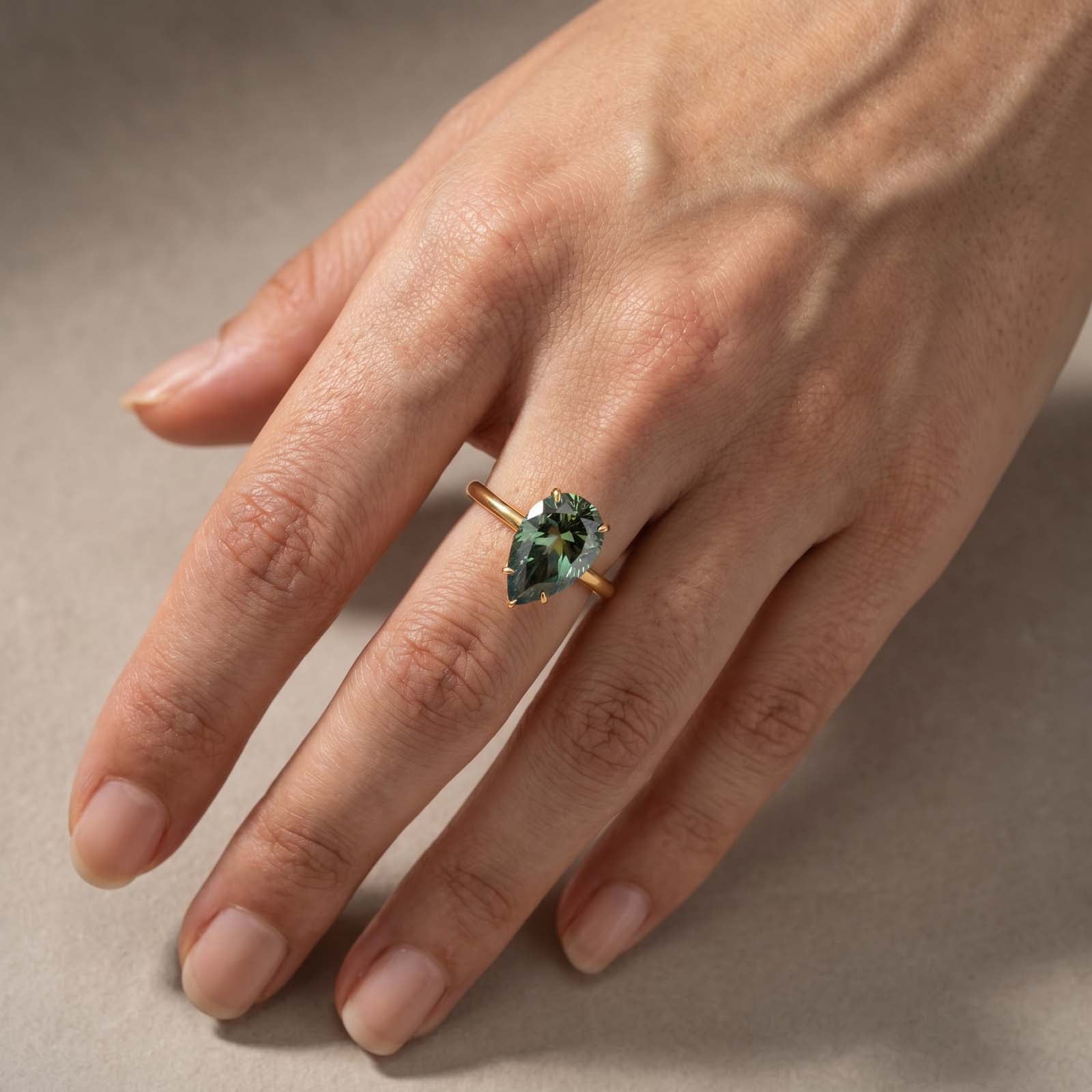S925 Moissanite 4.0Ct Pear Cut Green Solitaire Promise Ring Travel Ring For Women