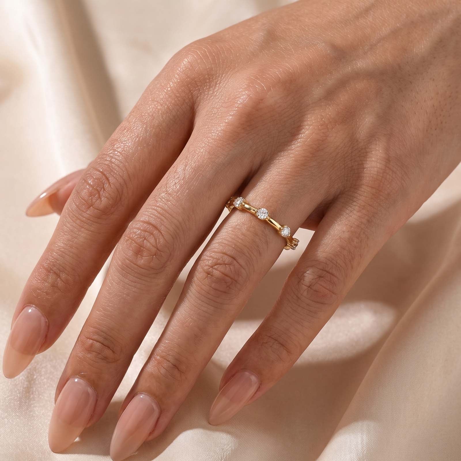 S925 Moissanite 0.27Ct Round Cut Wedding Band Thin Stackable Ring For Daily Wear