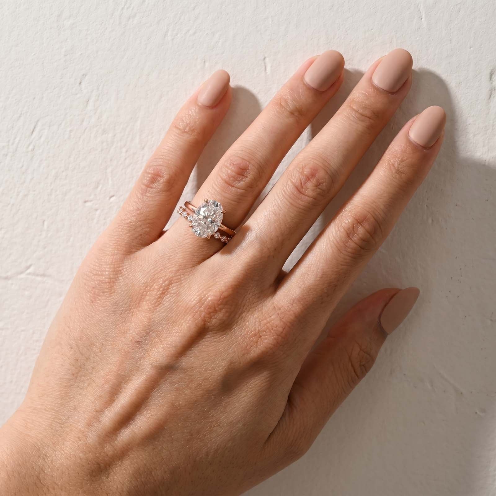 S925 Moissanite 5.5Ct Oval Cut Solitaire Wedding Ring Set With Round Cut Wedding Band