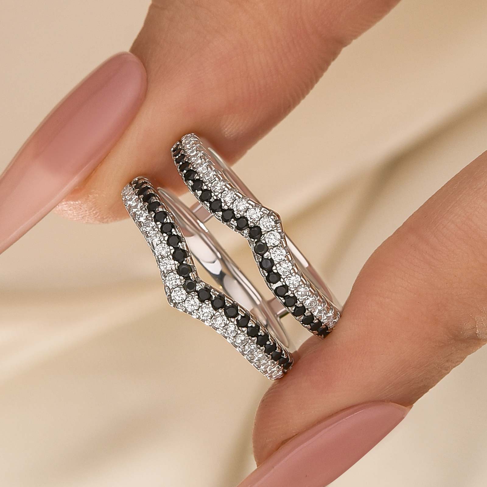 Vintage Round Cut White&Black Enhancer Wedding Band For Women In Sterling Silver - louilyjewelry