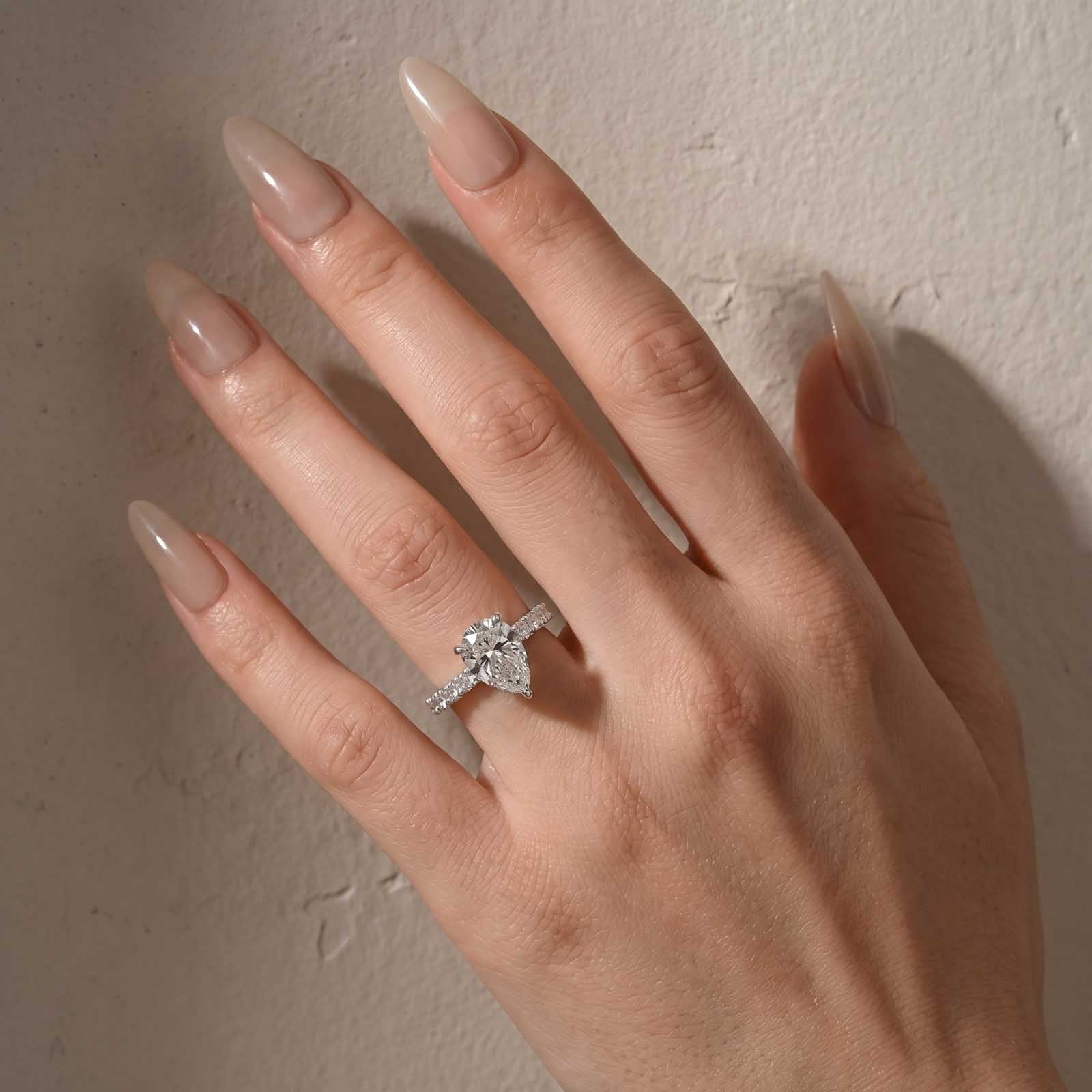 S925 Moissanite 2.0 Carat Pear Cut 18K White Gold Pavé Band Solitaire Style Engagement Ring