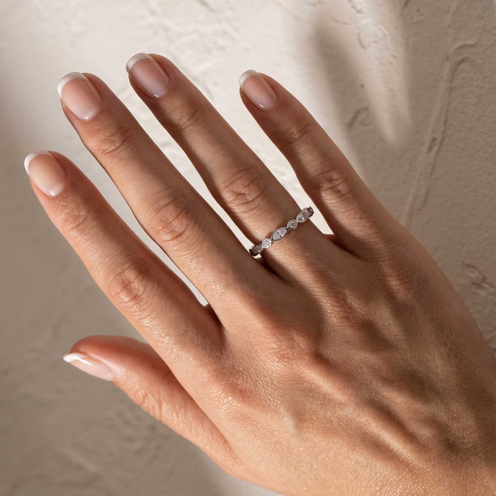 S925 18K White Gold Bezel Marquise Cut & Round Cut Wedding Band For Women Gifts