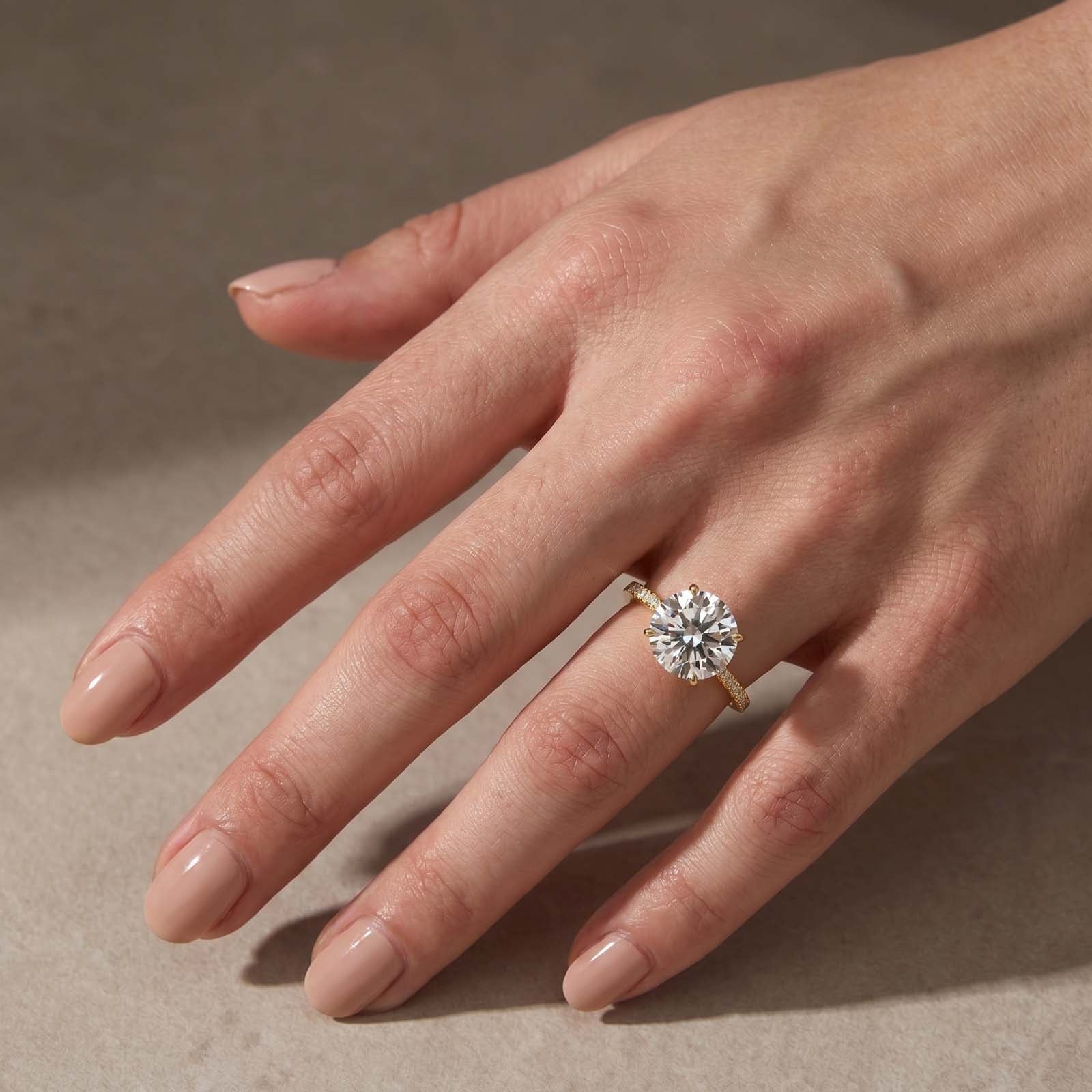 S925 Classic Moissanite 4.0 Carat Round Cut Engagement Ring