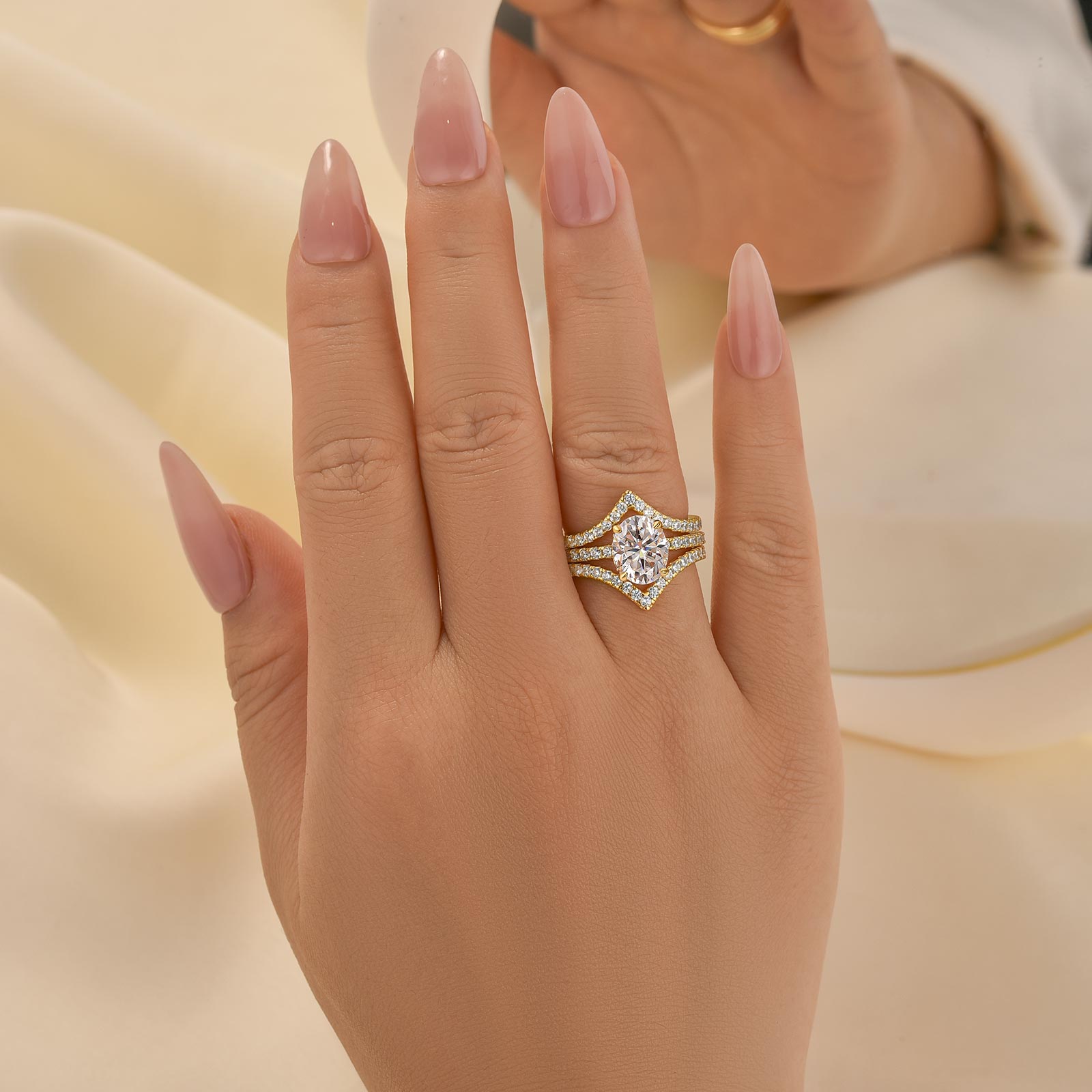 3PC 2.0Ct Oval Cut Wedding Ring Set With V-shaped Design Full Wedding Band