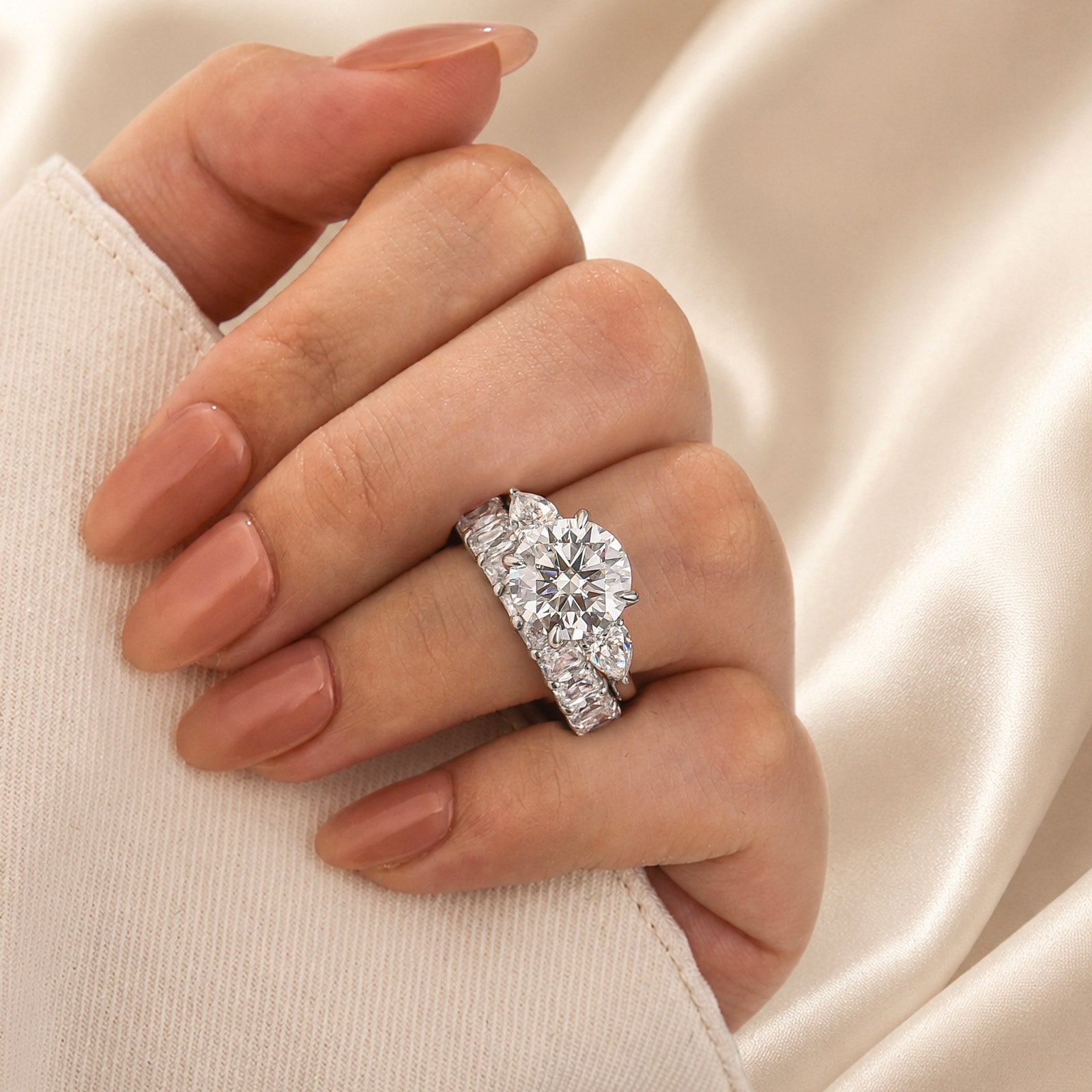 S925 Moissanite 4.0Ct Round Cut Three Stone Ring & 3.5Ct Band Stackable Statement Ring For Her