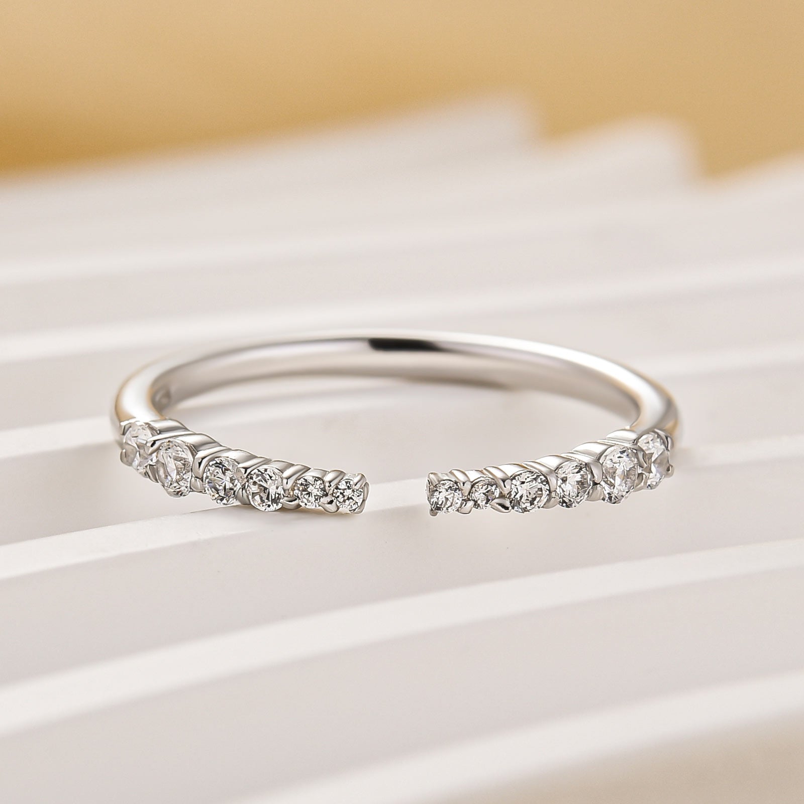 S925 Round Cut White Gold Open Wedding Band For Woman - louilyjewelry