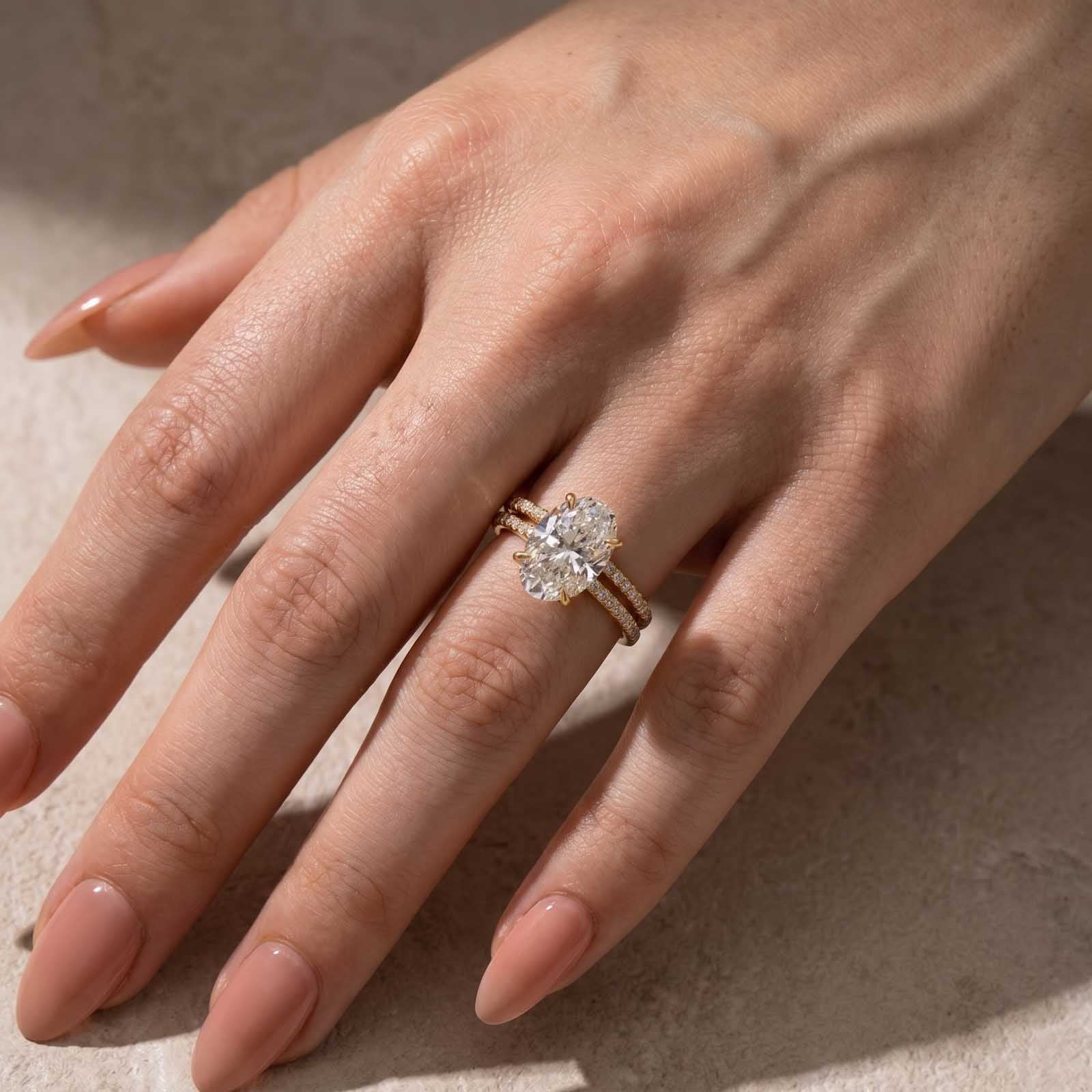 S925 4.0 Carat Oval Cut Wedding Ring Set With Hidden Halo Promise Ring Classic Half Wedding Band