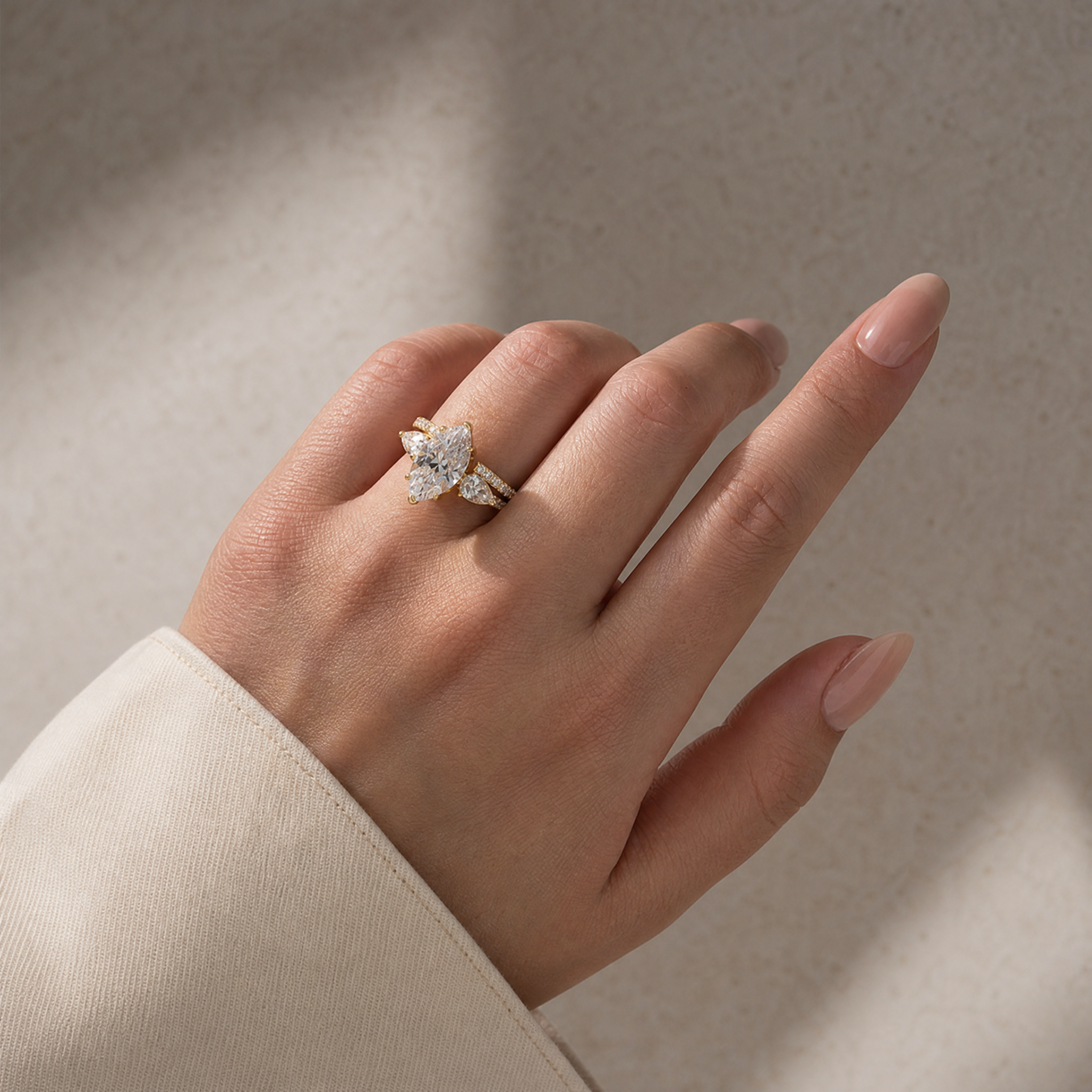 S925 Moissanite 4.0Ct Marquise Cut Yellow Gold Wedding Ring with Pear Cut Wedding Band