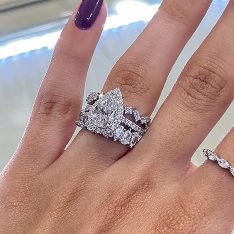 2.2 Carat Halo Pear Cut Wedding Ring Set With Two Luxurious Wedding Bands - louilyjewelry