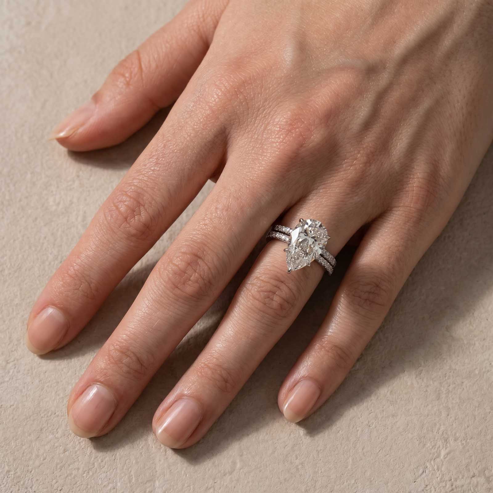 S925 4.5 Carat Pear Cut Wedding Ring Set With Open Wedding Band 2PC Simulated Diamond Bridal Rings