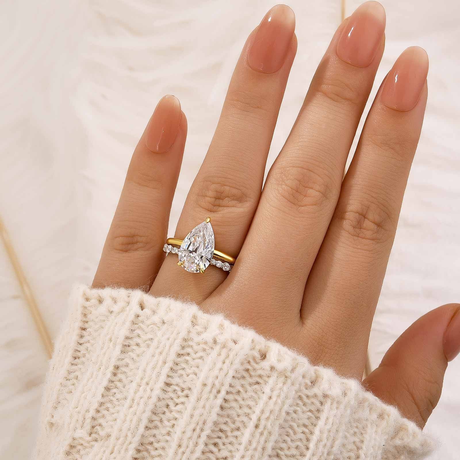 4.0Ct Pear Cut Wedding Ring Set With Classic Wedding Band