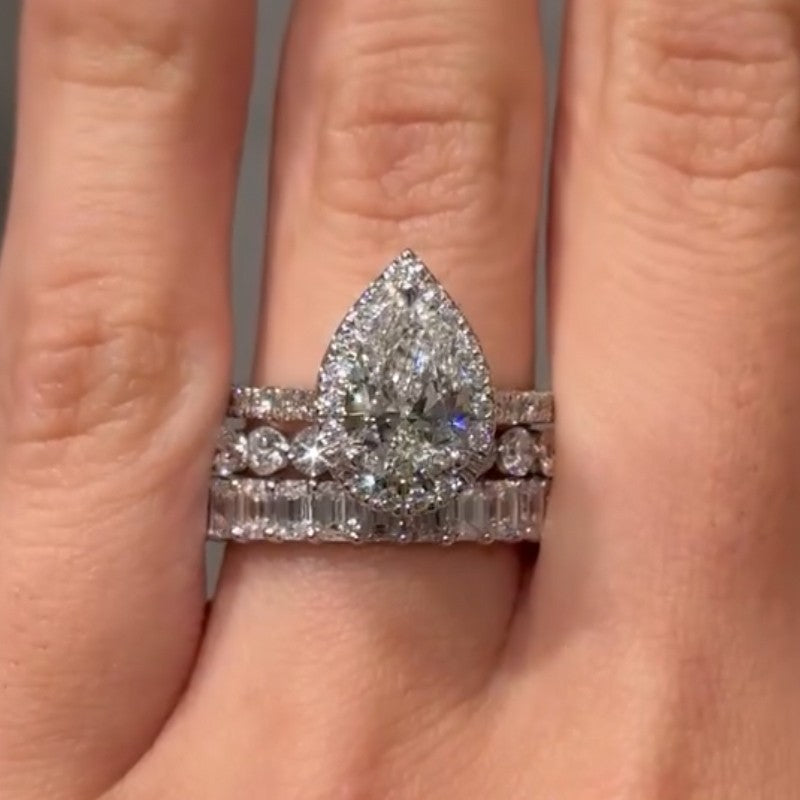 3PC 2.2Ct Pear Cut Halo Wedding Rings With Classic Wedding Bands