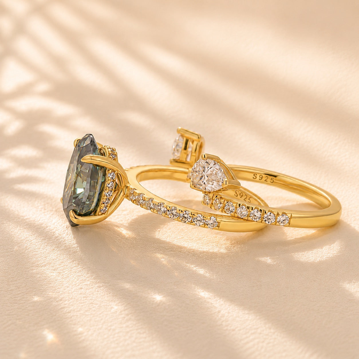 S925 Moissanite 4.0Ct Oval Cut Yellow Gold Green Stone Wedding Ring with Pear Cut Wedding Band