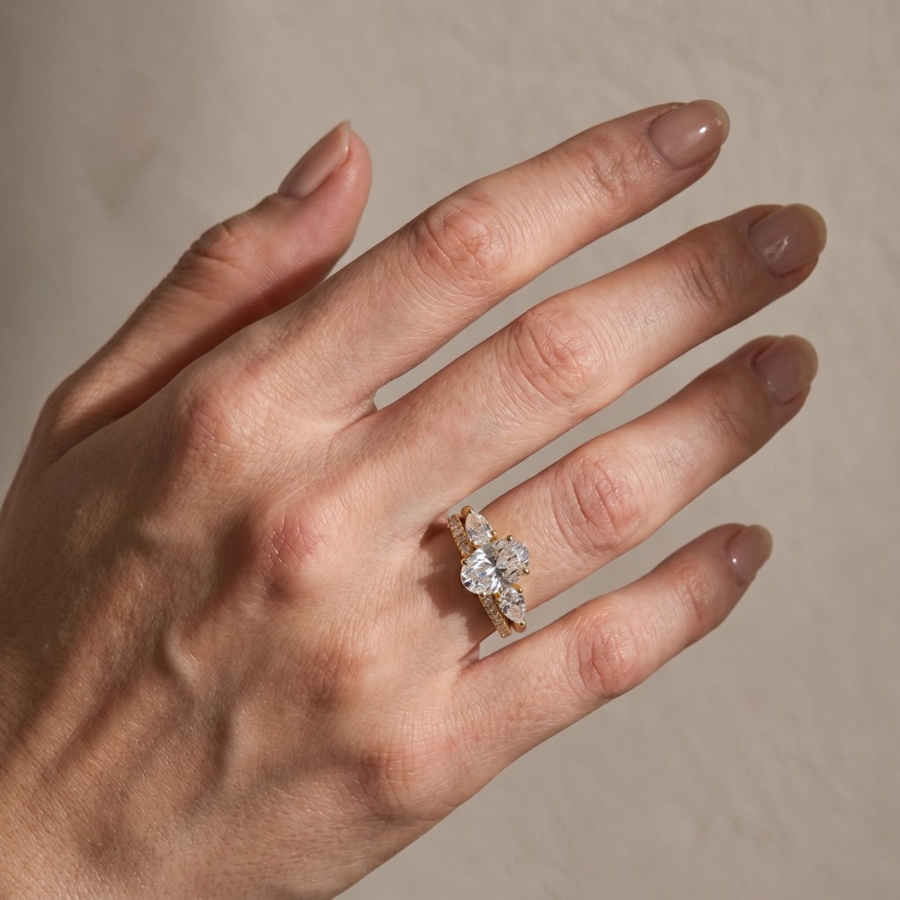 S925 Moissanite 3.0Ct~4.0Ct Marquise/Oval Cut Yellow Gold White/Green Stone Wedding Ring with Pear Cut Wedding Band